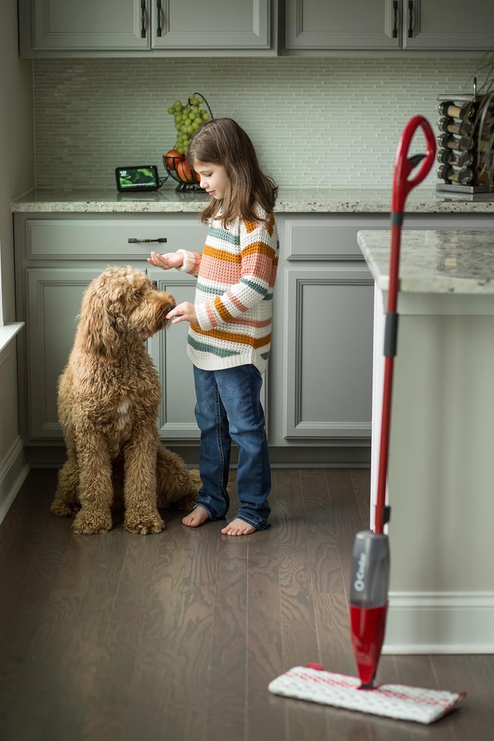 O-Cedar ProMist MAX Microfiber Spray Mop with 4 Extra Refills, Red