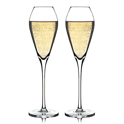 Greenline Goods Martini Glasses - 6.8 oz Modern Kitchen Glassware Set - Stemmed Drinkware For Margaritas, Vodka, Gin, Weddings or Bar