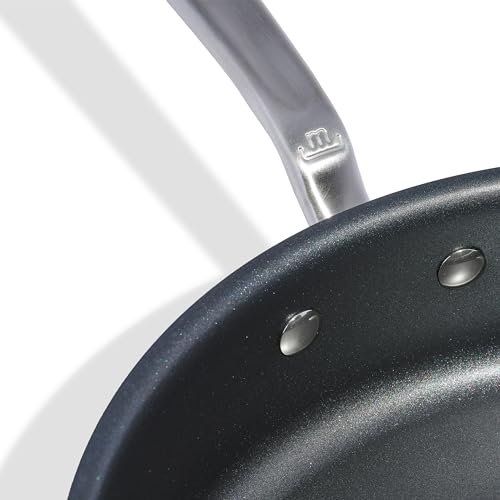 Made In Cookware - 3.5 Quart Non Stick Saute Pan With Lid - 5 Ply Stainless Clad - Professional Cookware - Crafted in Italy - Induction Compatible