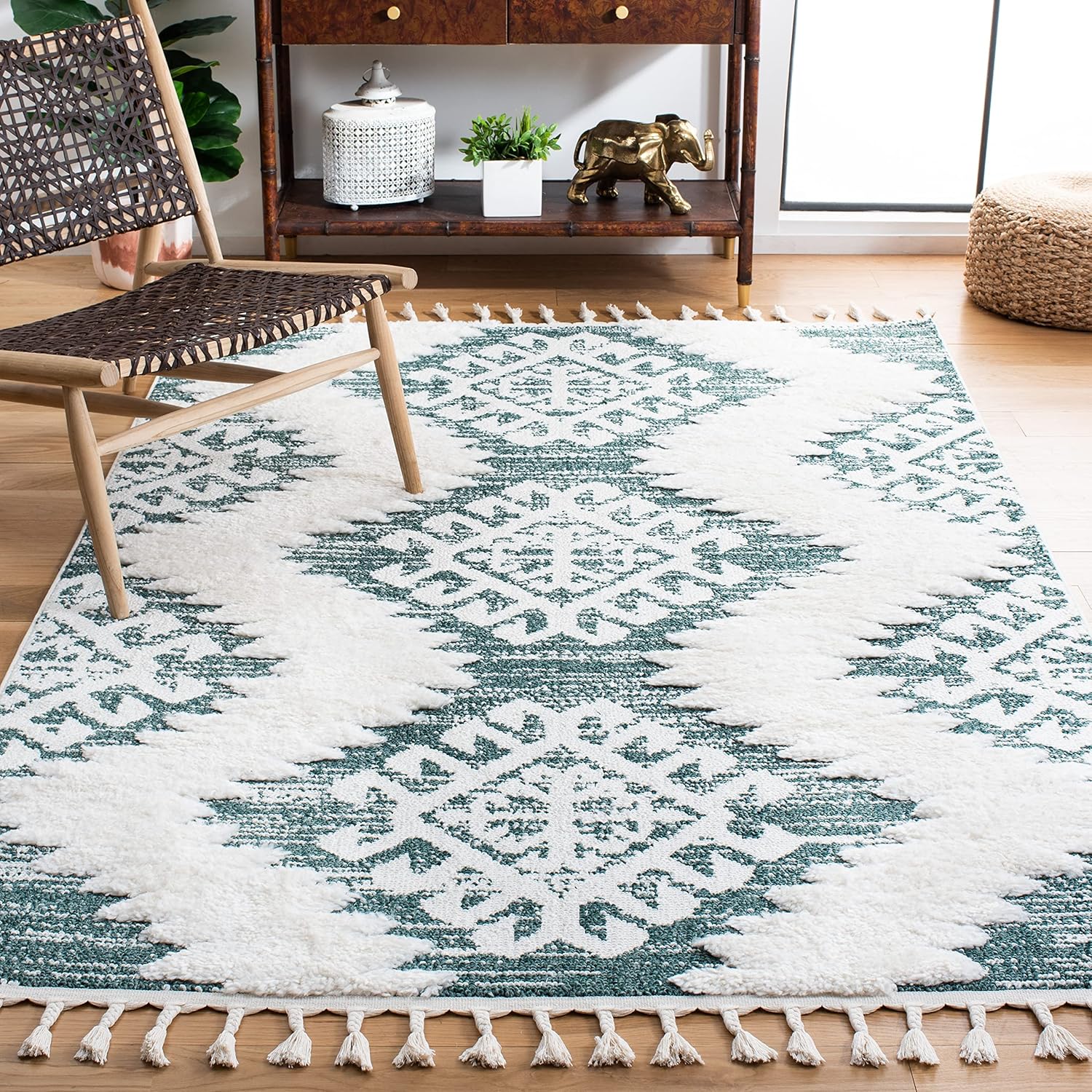 SAFAVIEH Moroccan Tassel Shag Collection Accent Rug - 3' x 5', Green & Ivory, Boho Design, Non-Shedding & Easy Care, 2-inch Thick Ideal for High Traffic Areas in Foyer, Living Room, Bedroom (MTS652Y)