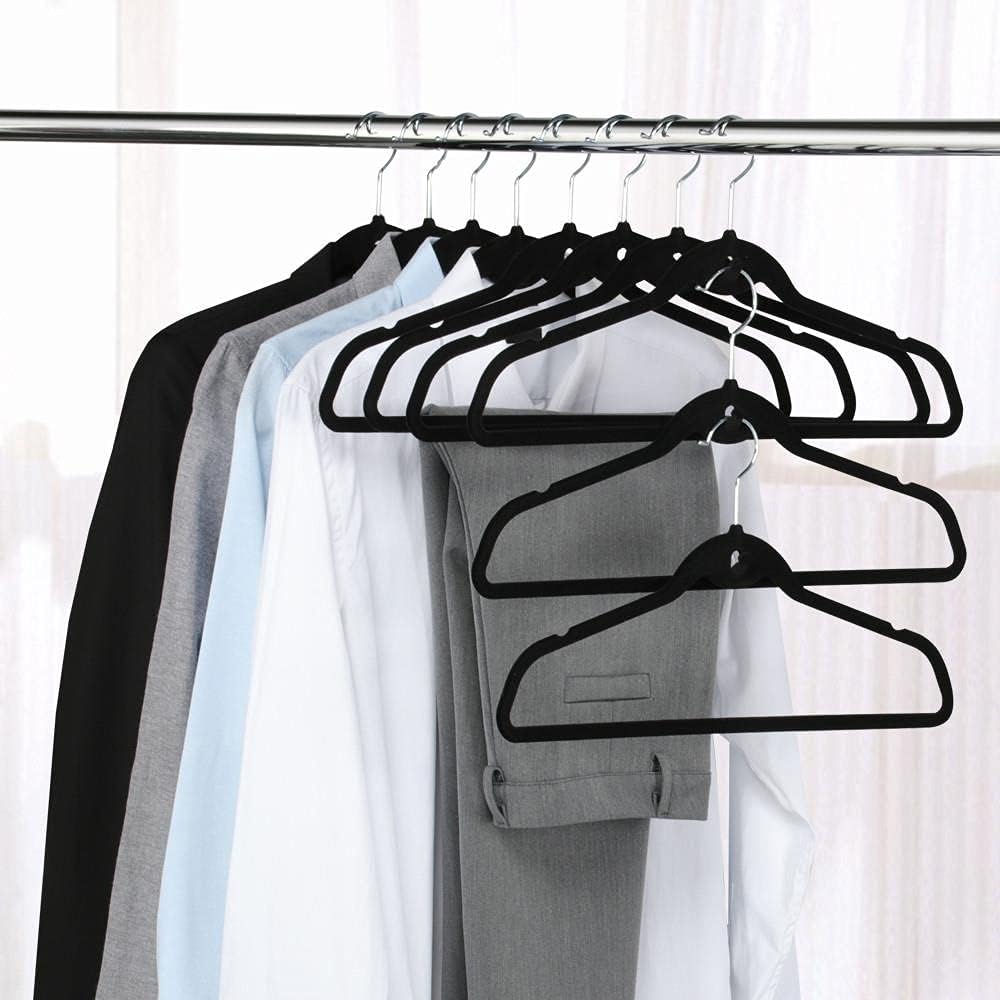 Yaheetech 100 Pack Non Slip Cascading Velvet Hangers - Standard Hangers Felt Suit Clothes Hangers Space Saving 360° Swivel Hook Black