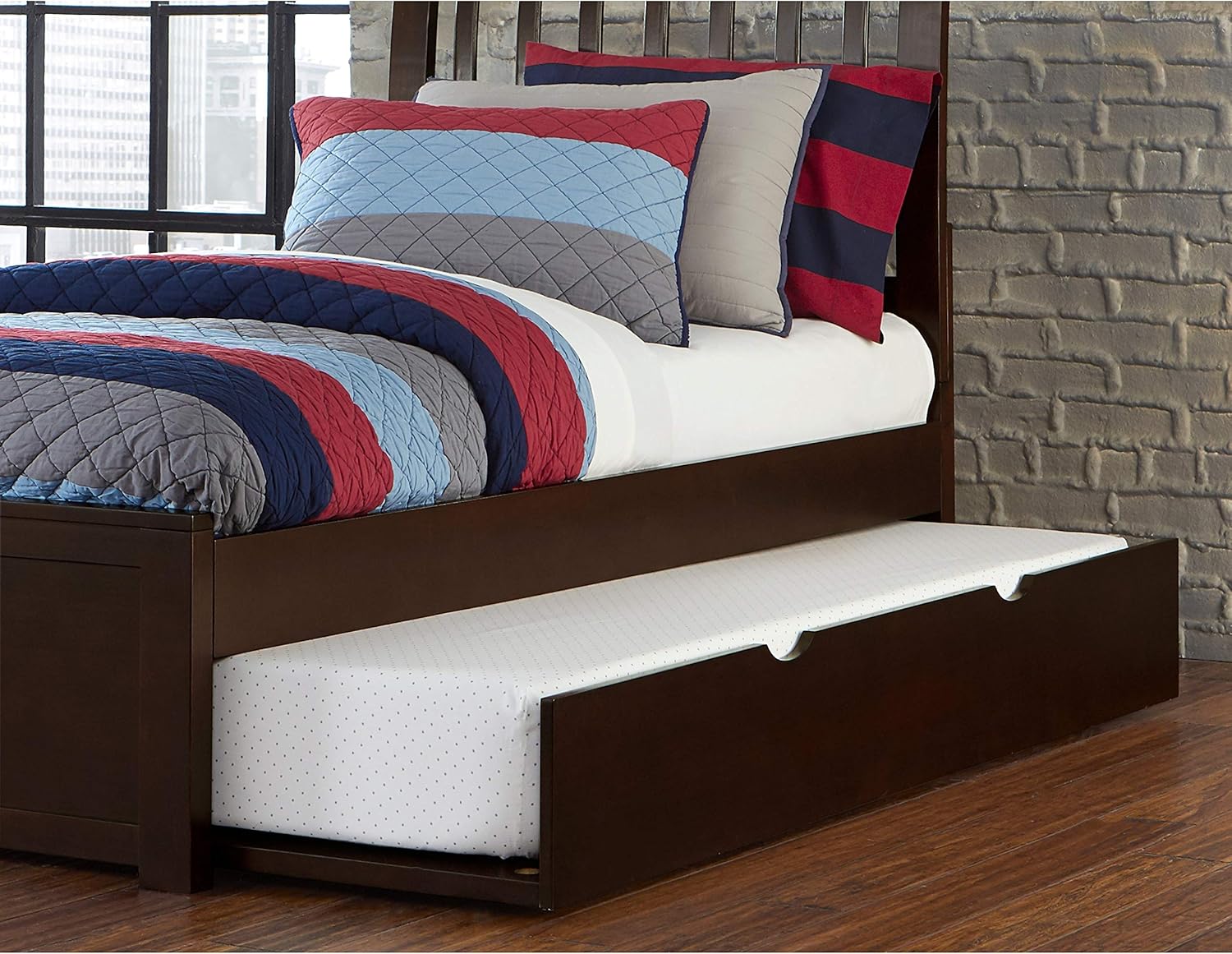 Hillsdale Furniture Hillsdale Kids and Teen Pulse Twin Trundle, Chocolate Platform Bed