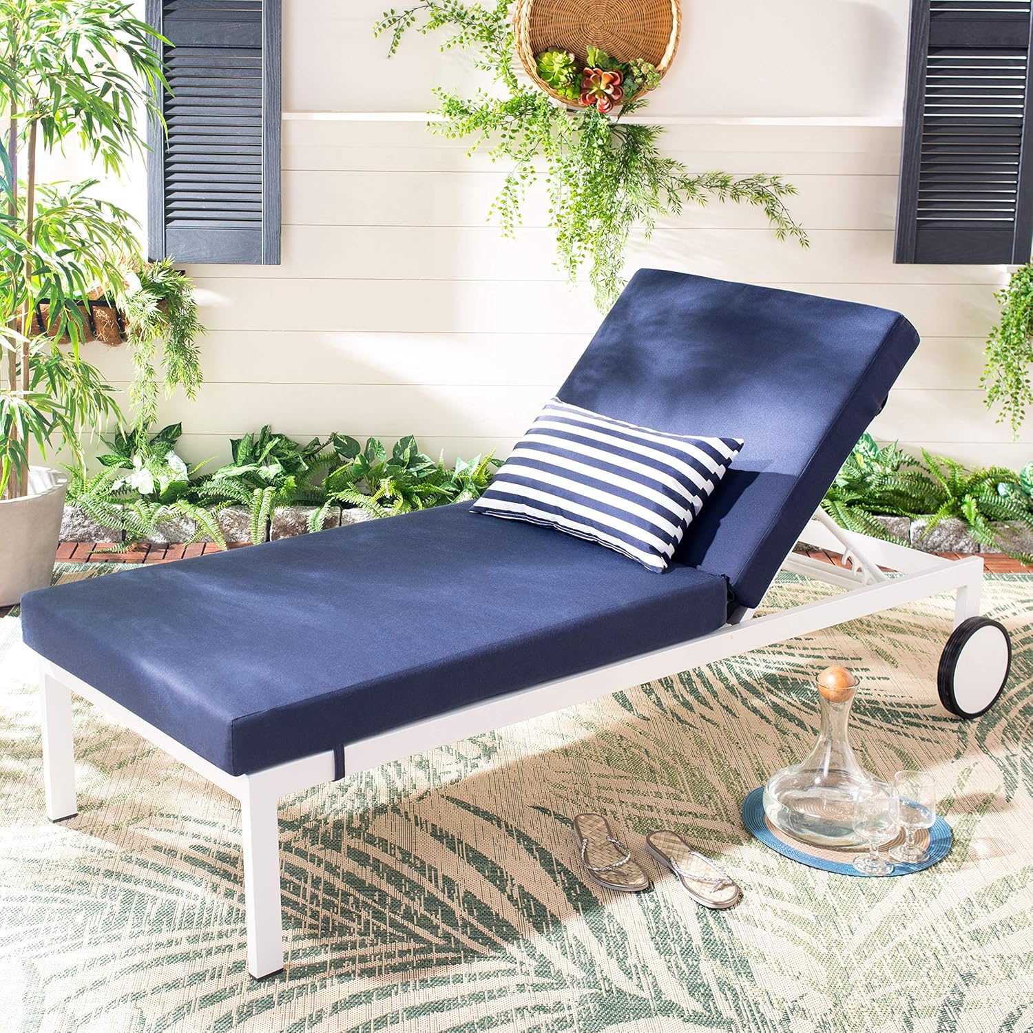 SAFAVIEH Outdoor Collection Yves Nautical Navy/White Adjustable Chaise Lounge Chair with Striped Pillow (PAT4042A)