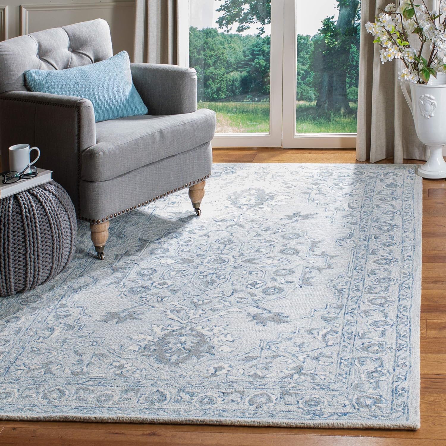 SAFAVIEH Micro-Loop Collection 6' x 9' Light BlueIvory MLP504M Handmade Shabby Chic Premium Wool Living Room Dining Bedroom Area Rug