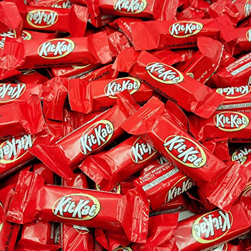 Kit Kat Snack Size – Red Crisp Wafers Snack Size Milk Chocolate Candy Bars - Individually Wrapped - Bulk Pack - 4 Pound (Pack of 1)