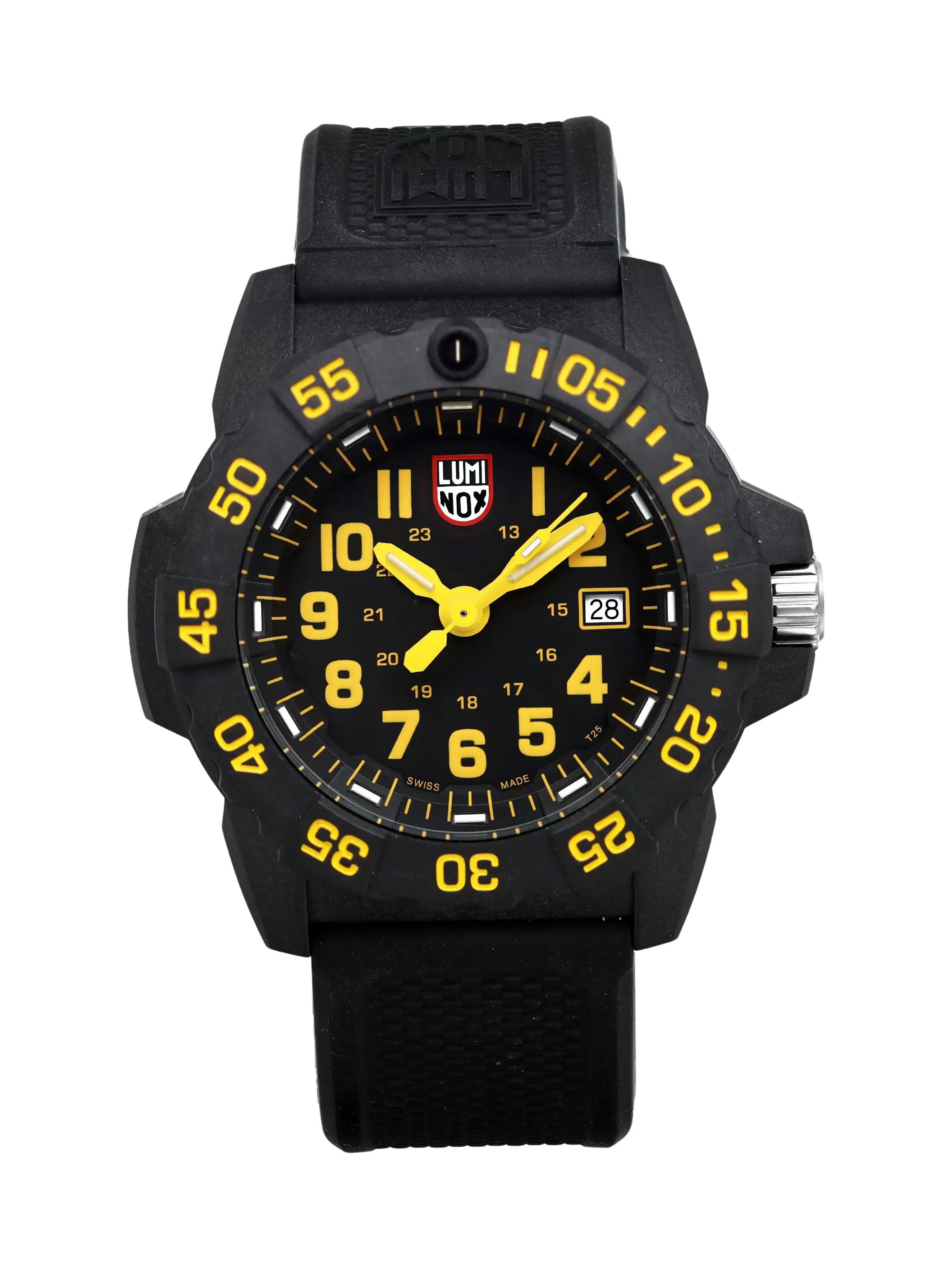 Luminox Navy SEAL Trident Divers Carbon Black Dial Mens Quartz Watch XS.3505.L