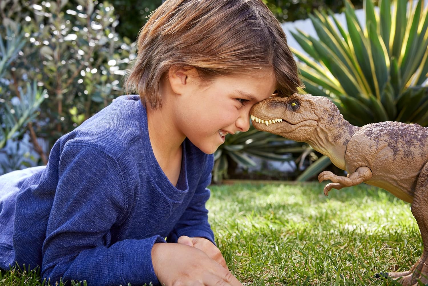 Mattel Jurassic World Chaos Theory All-Out Attack Tyrannosaurus Rex Dinosaur Action Figure Toy, T. rex with Rampage Attack, Chomp & Roar & Evolved Spikes, Digital Play