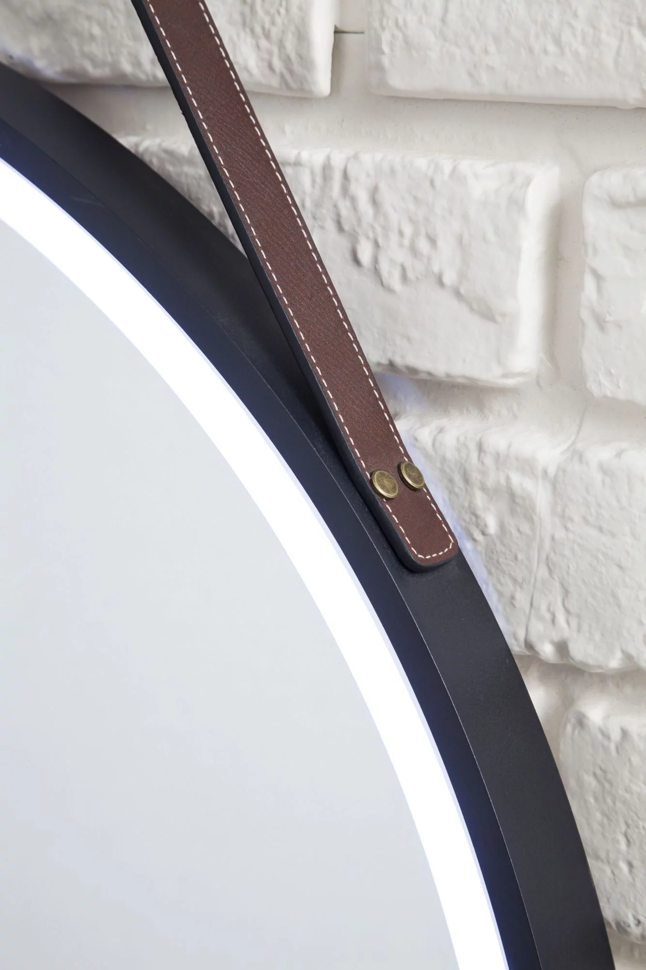 James Martin Furniture 911-M27.6-MBK 27.6 in. Annapolis Round Anti-Fogging LED Mirror, Matte Black