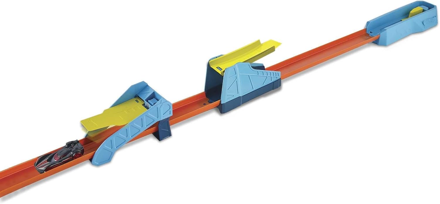 Hot Wheels Toy Car Track Set, Track Builder Unlimited Long Jump Pack, Playset with 13 Component Parts & 1:64 Scale Vehicle
