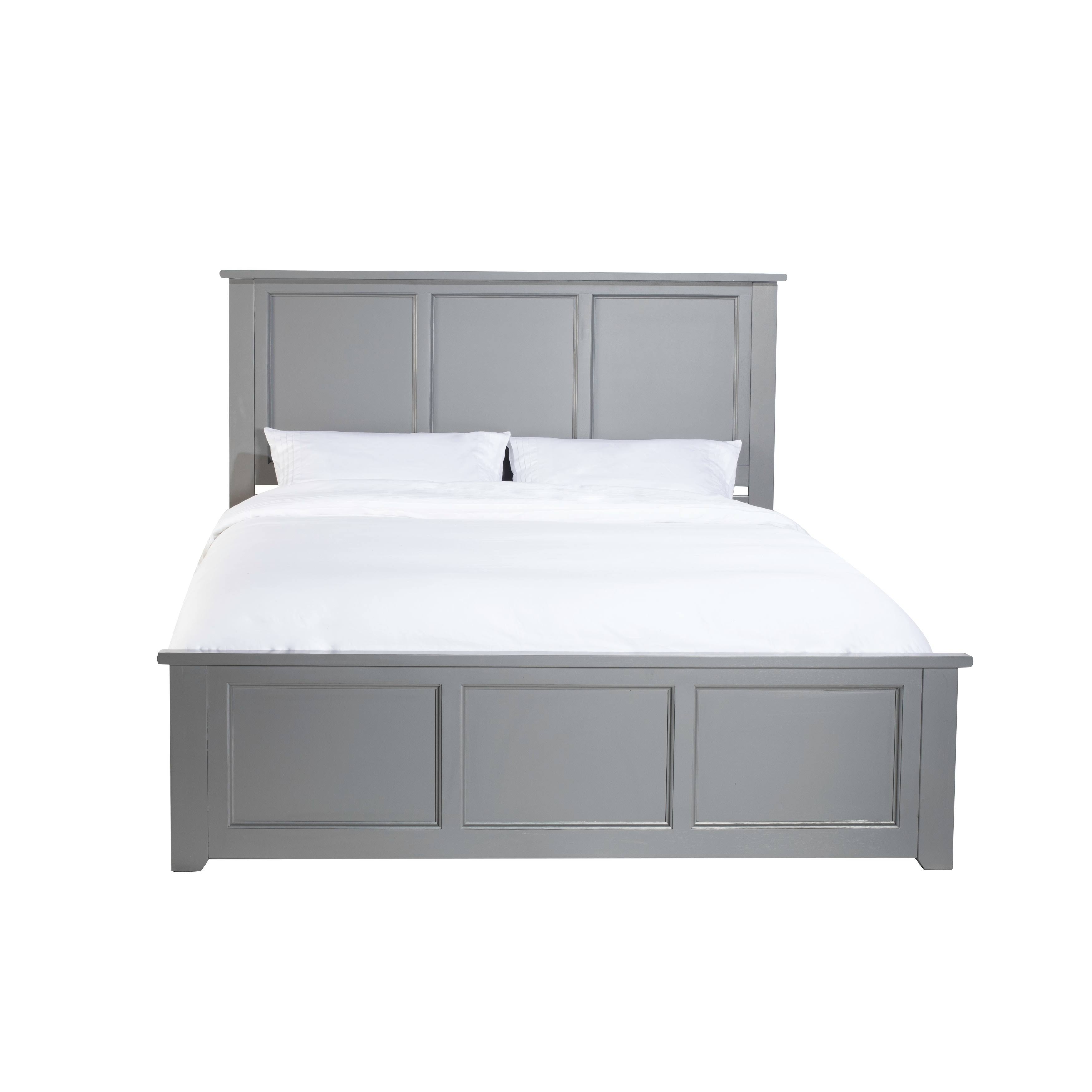 Atlantic Furniture Madison Queen Traditional Bed with Matching Foot Board in Grey