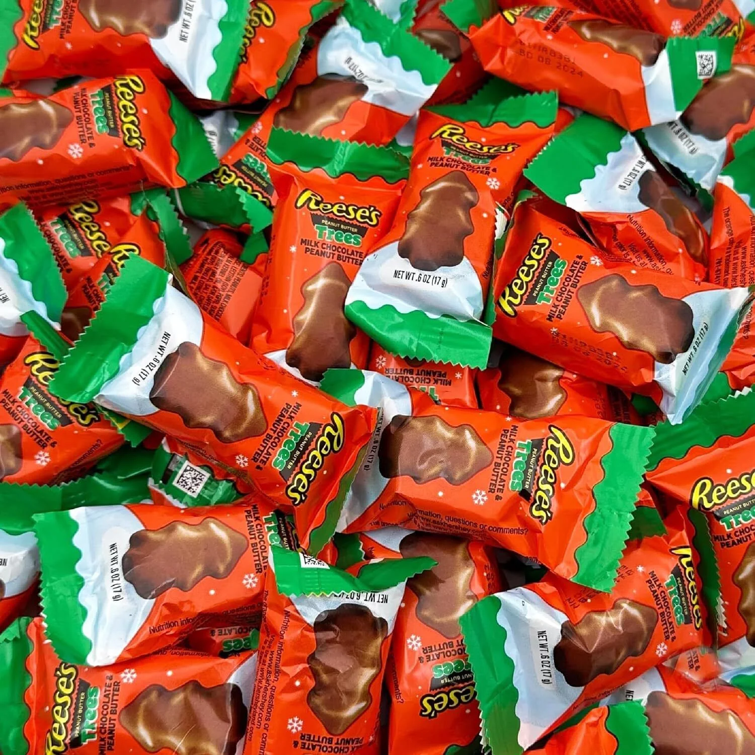 2Lbs Reese's Milk Chocolate Peanut Butter Trees Christmas Candy, 2 Pounds