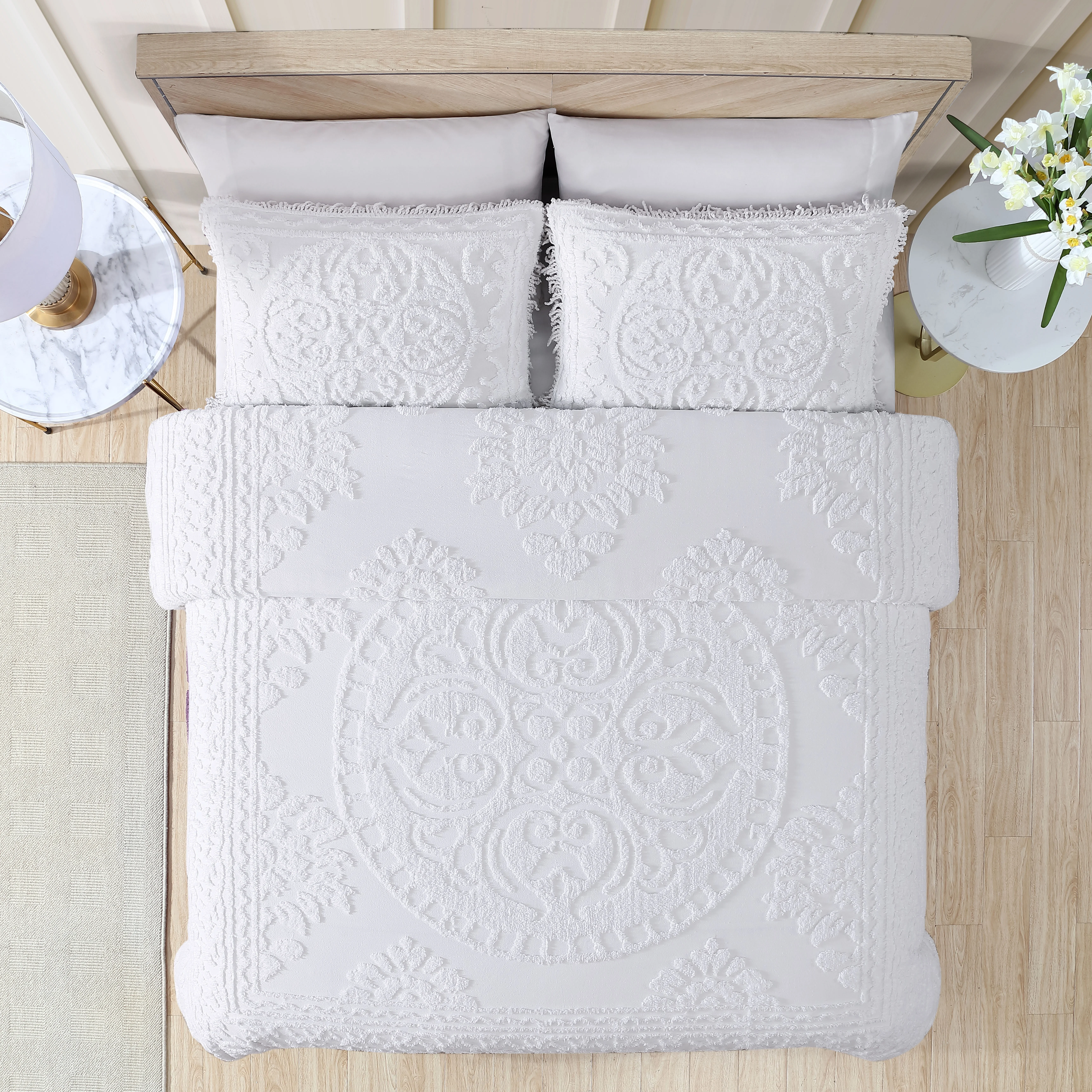 Beatrice Home Fashions Medallion Chenille Bedspread Full White