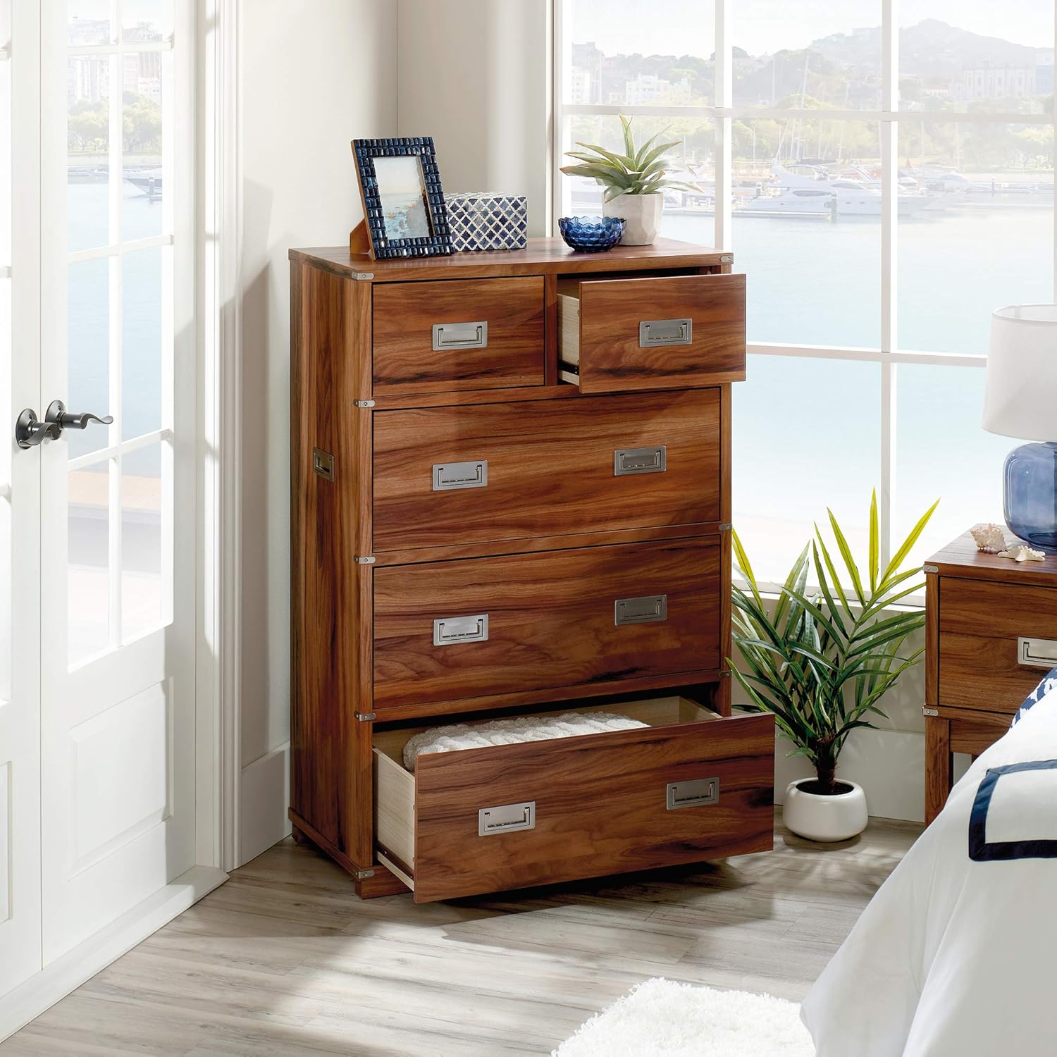 Sauder Vista Key 5-Drawer Dresser, L: 31.5 x W: 15.67 x H: 46.69, Blaze Acacia