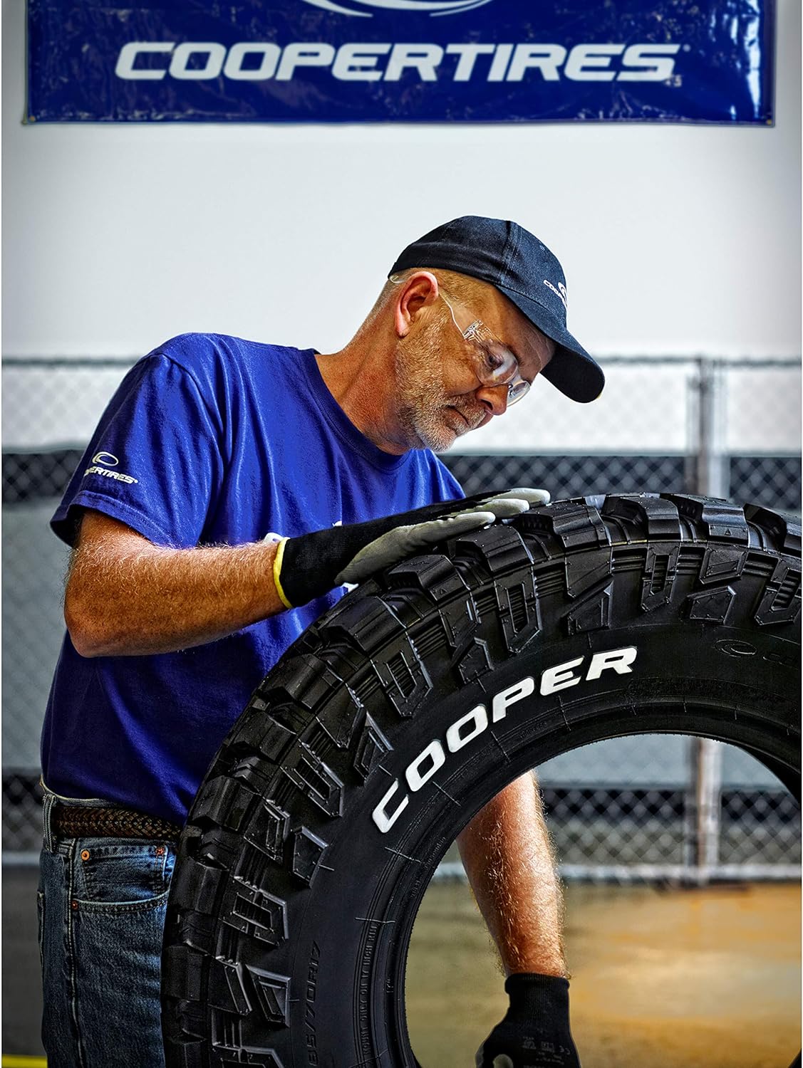 Cooper Discoverer SRX All-Season 255/70R17 112T Tire