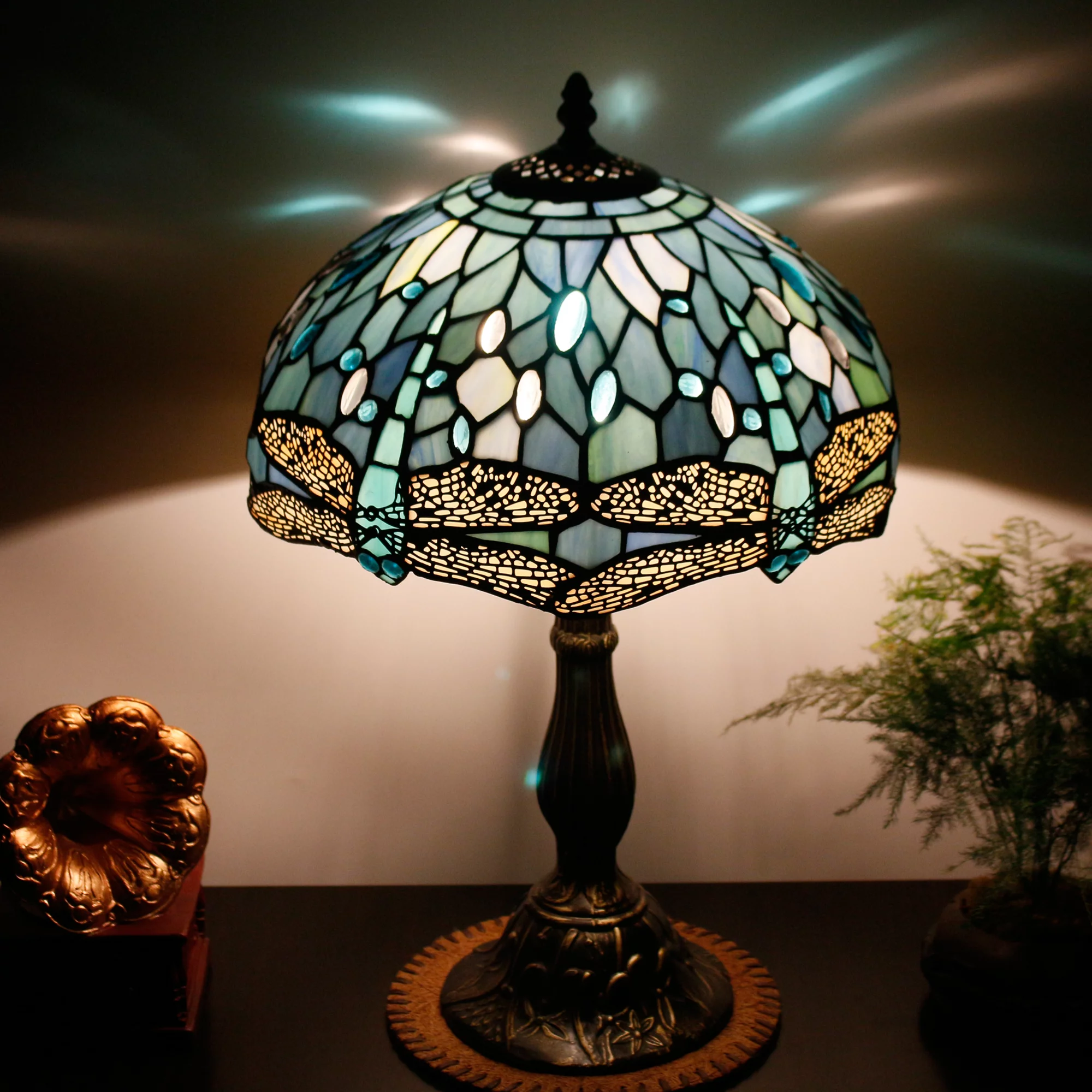 Tiffany Lamp Table Lamp Sea Blue Stained Glass Dragonfly Style Luxurious Boho Banker Memory Lamp Sympathy Nightstand Reading Desk Light 18