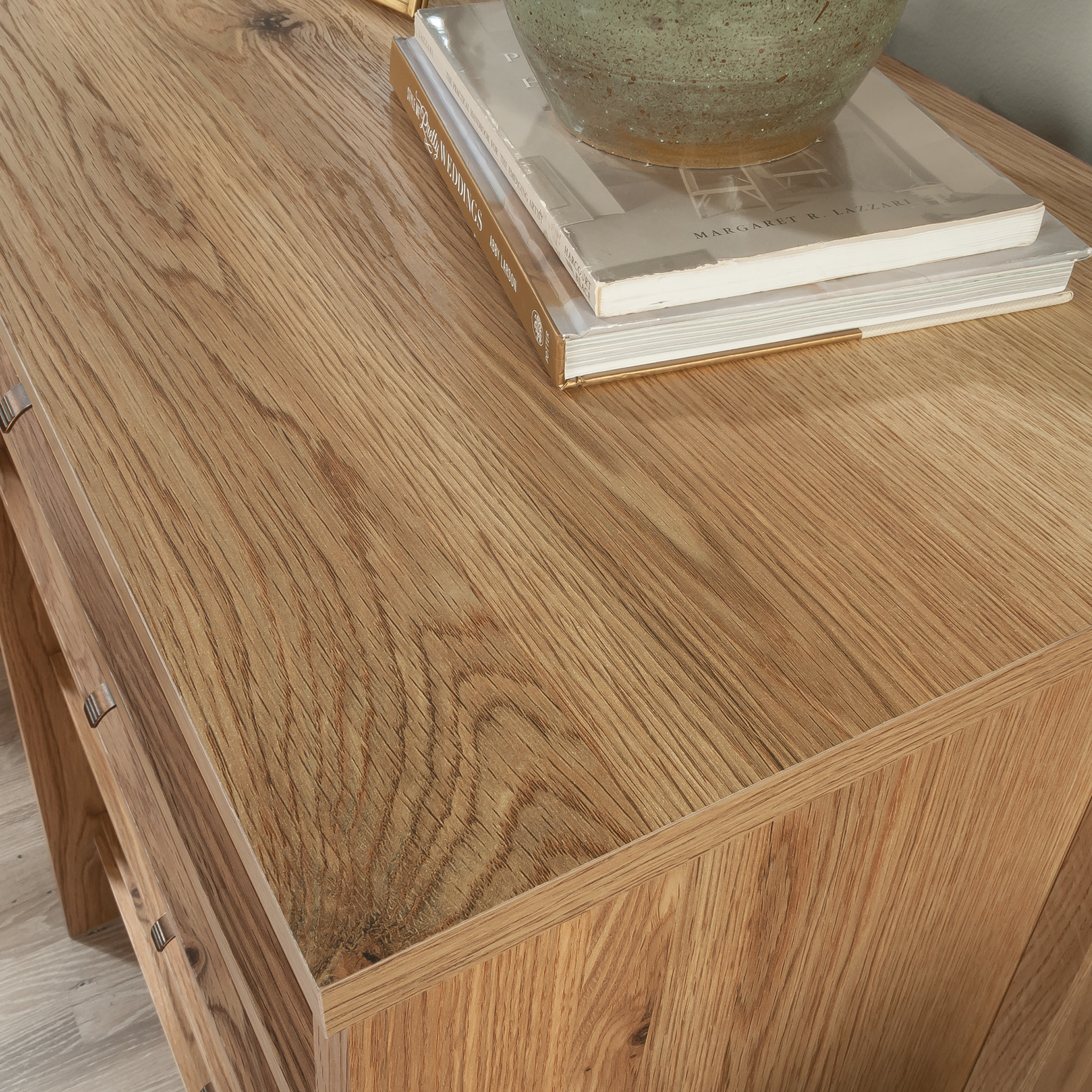 Sauder Trestle 4-Drawer Bedroom Dresser in Timber Oak, Timber Oak Finish