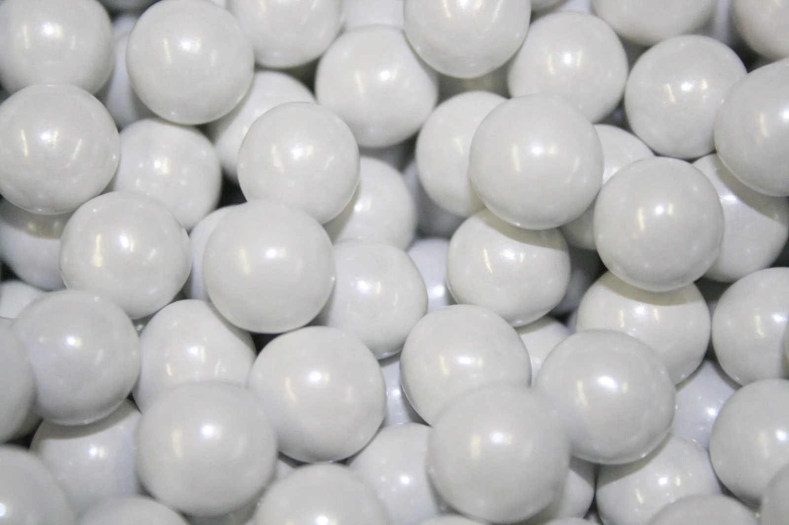 BAYSIDE CANDY SIXLETS SHIMMER WHITE , 1LB