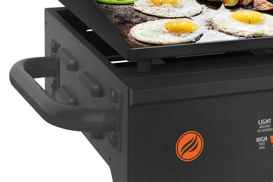 Blackstone 1859 Adventure Ready 17x22 Tabletop Griddle Combo with Fryer