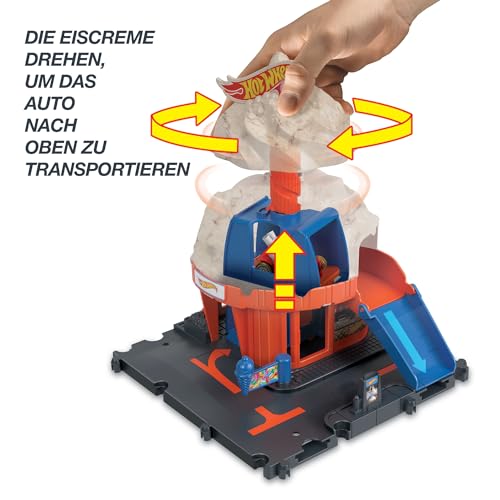 HOT WHEELS City Downtown Spielset Eiskrem-Strudel - Rennbahn-Action mit manuellem Aufzug, Eiskrem-Wirbel und herunterklappbarer Rampe, inklusive 1 Hot Wheels Auto, für Kinder ab 4 Jahren, HKX38