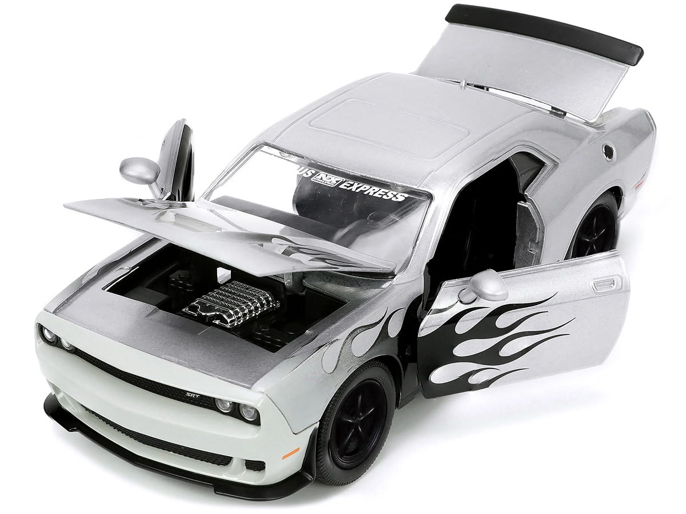 JADA TOYS 2015 Dodge Challenger Srt Hellcat 1/24 Scale Die Cast Car