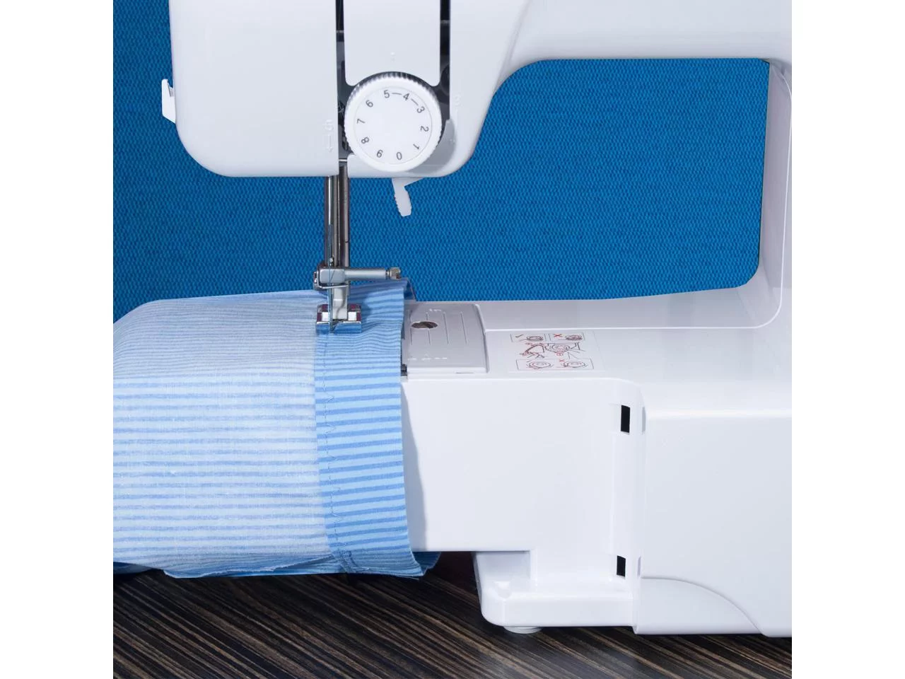 Brother SM1400 14-Stitch Sewing Machine