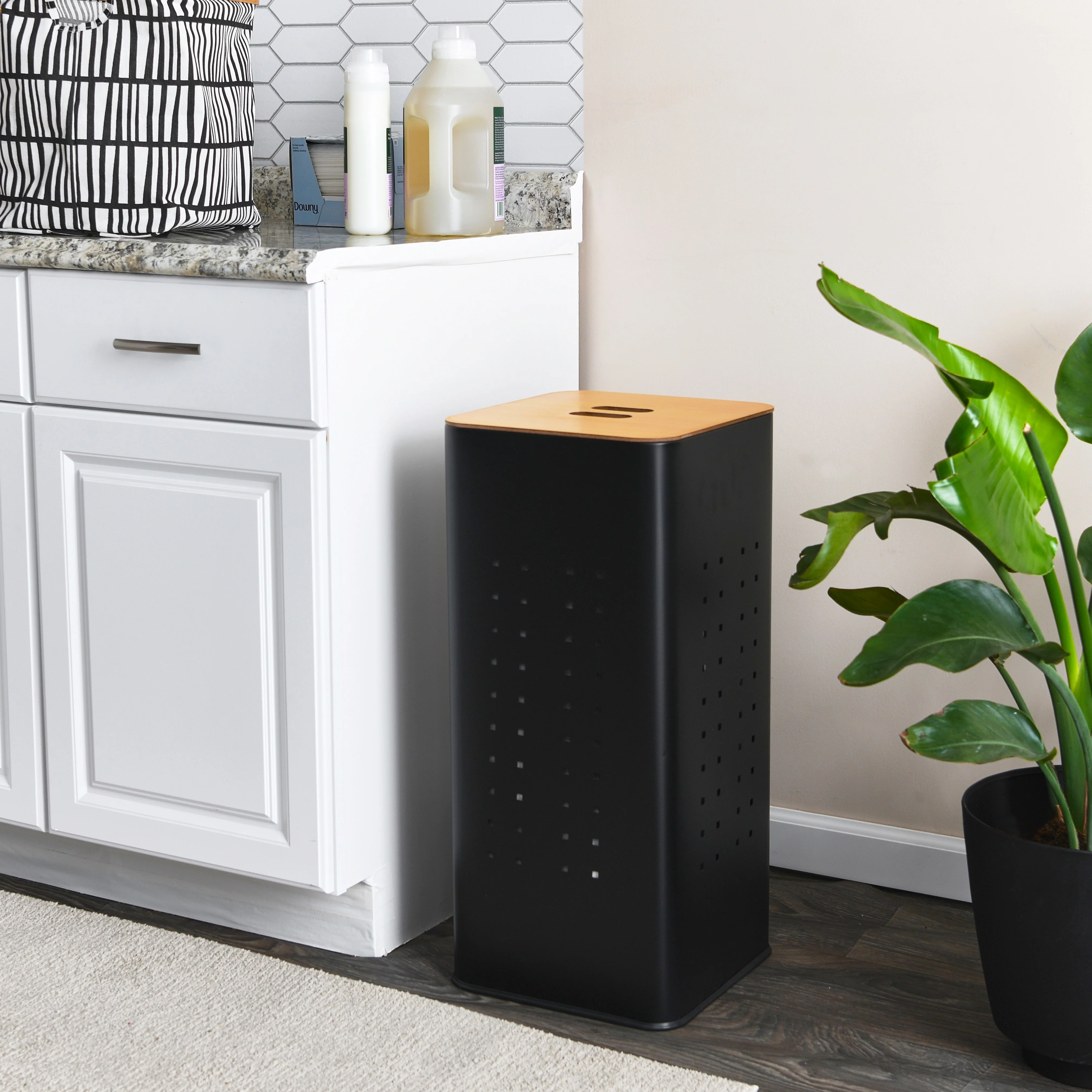 Steel Laundry Hamper with Lid, Matte Black