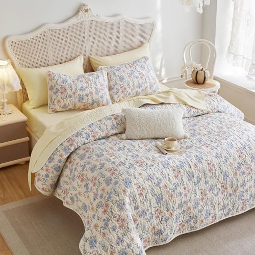 Wake In Cloud - Floral Quilt Set, Cute Colorful Flower Cottagecore Coquette for Women Teen Girls, Reversible Lightweight Bedspread Coverlet, 3 Pieces, Ivory Yellow, Queen/Full Size