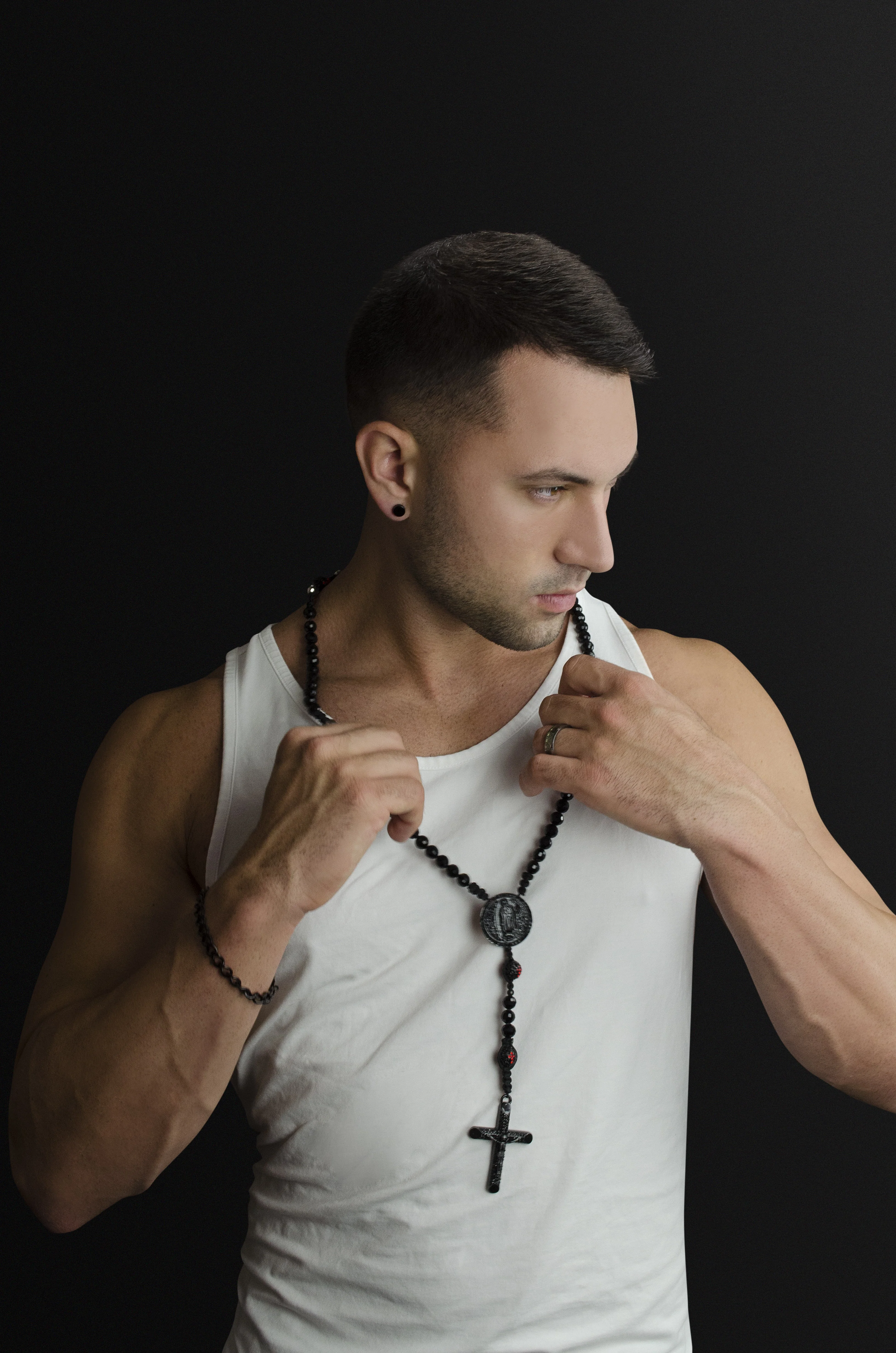 iJewelry2 Black Men Crystal Pave Cross Rosary Beaded Bold Hip Hop Chain Necklace 24