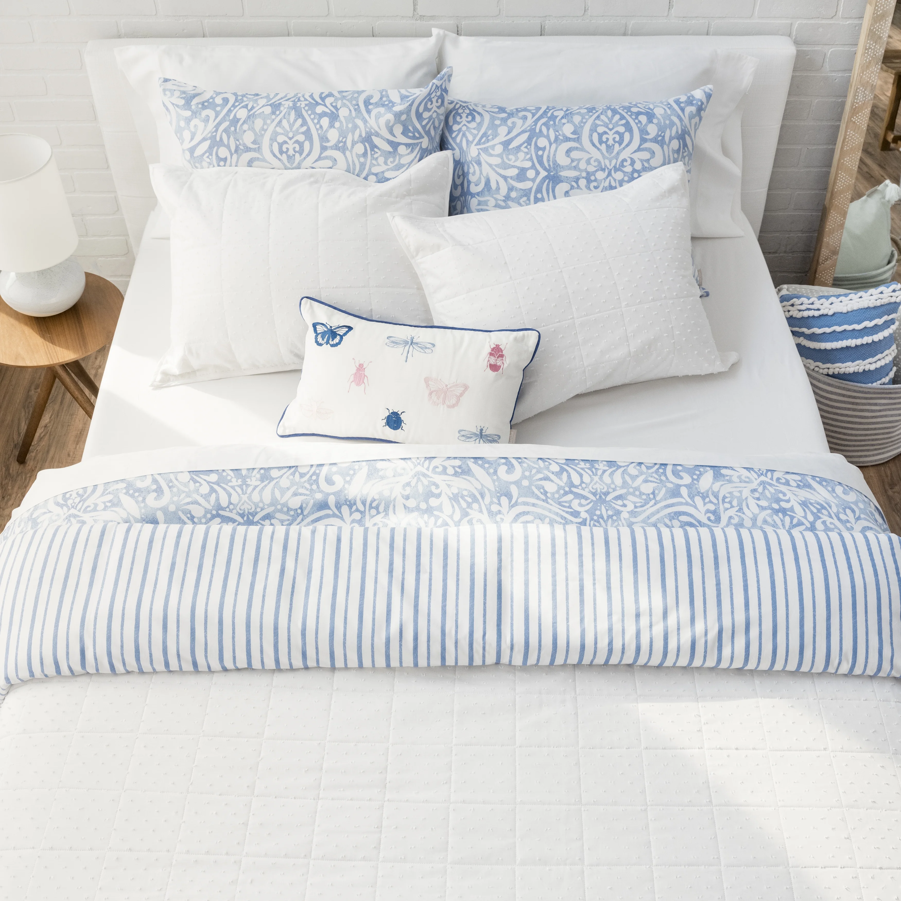 Martha Stewart Avery Medallion 3 Piece Duvet Set