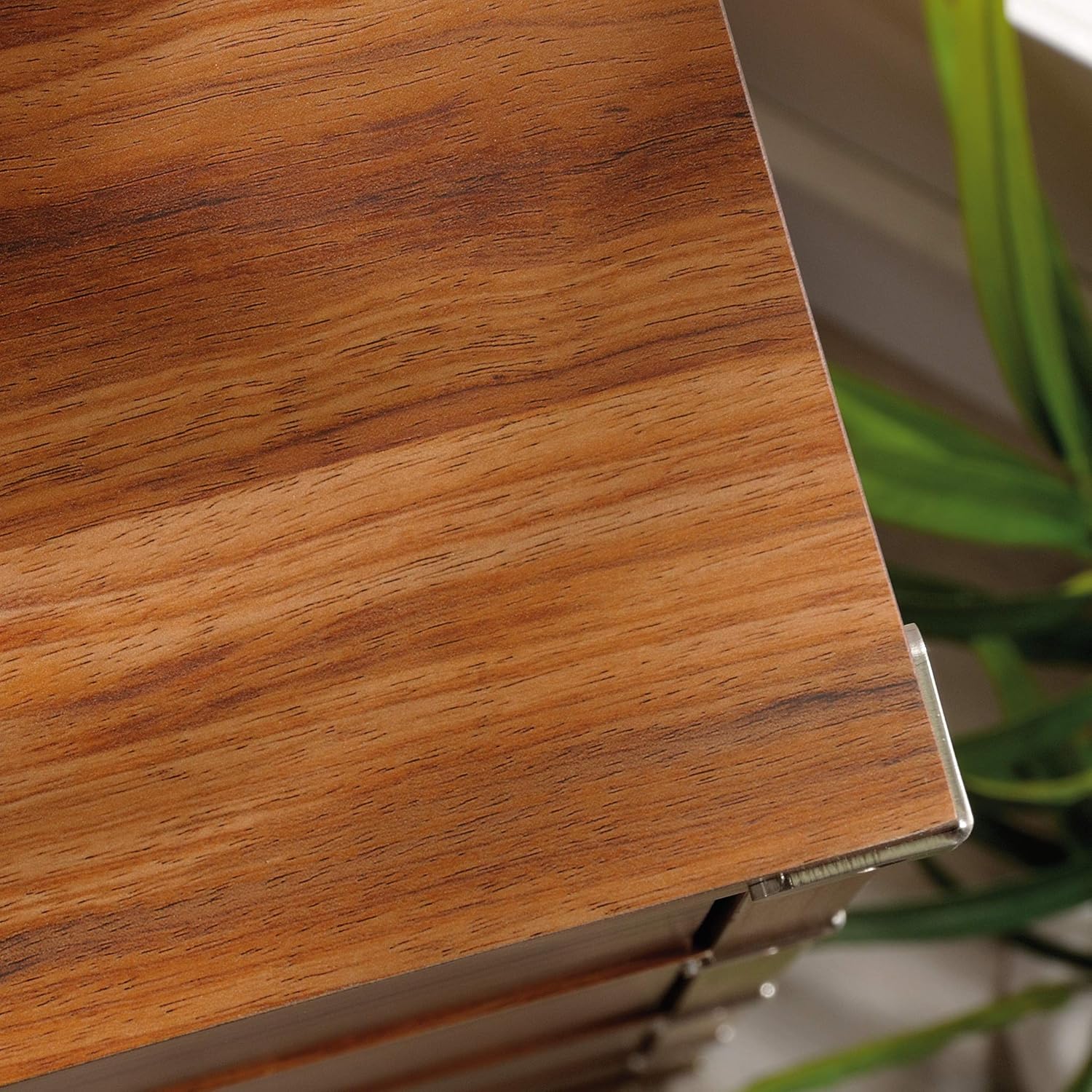 Sauder Vista Key 5-Drawer Dresser, L: 31.5 x W: 15.67 x H: 46.69, Blaze Acacia