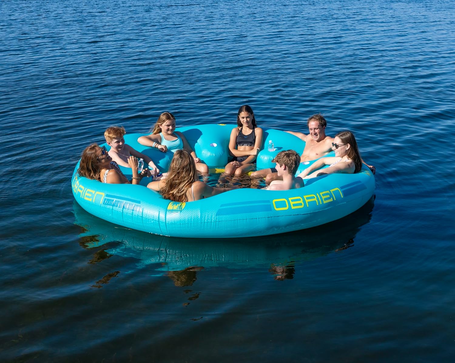 O'Brien 8 Person Floating Party Lounge for Pools, Lakes and Rivers