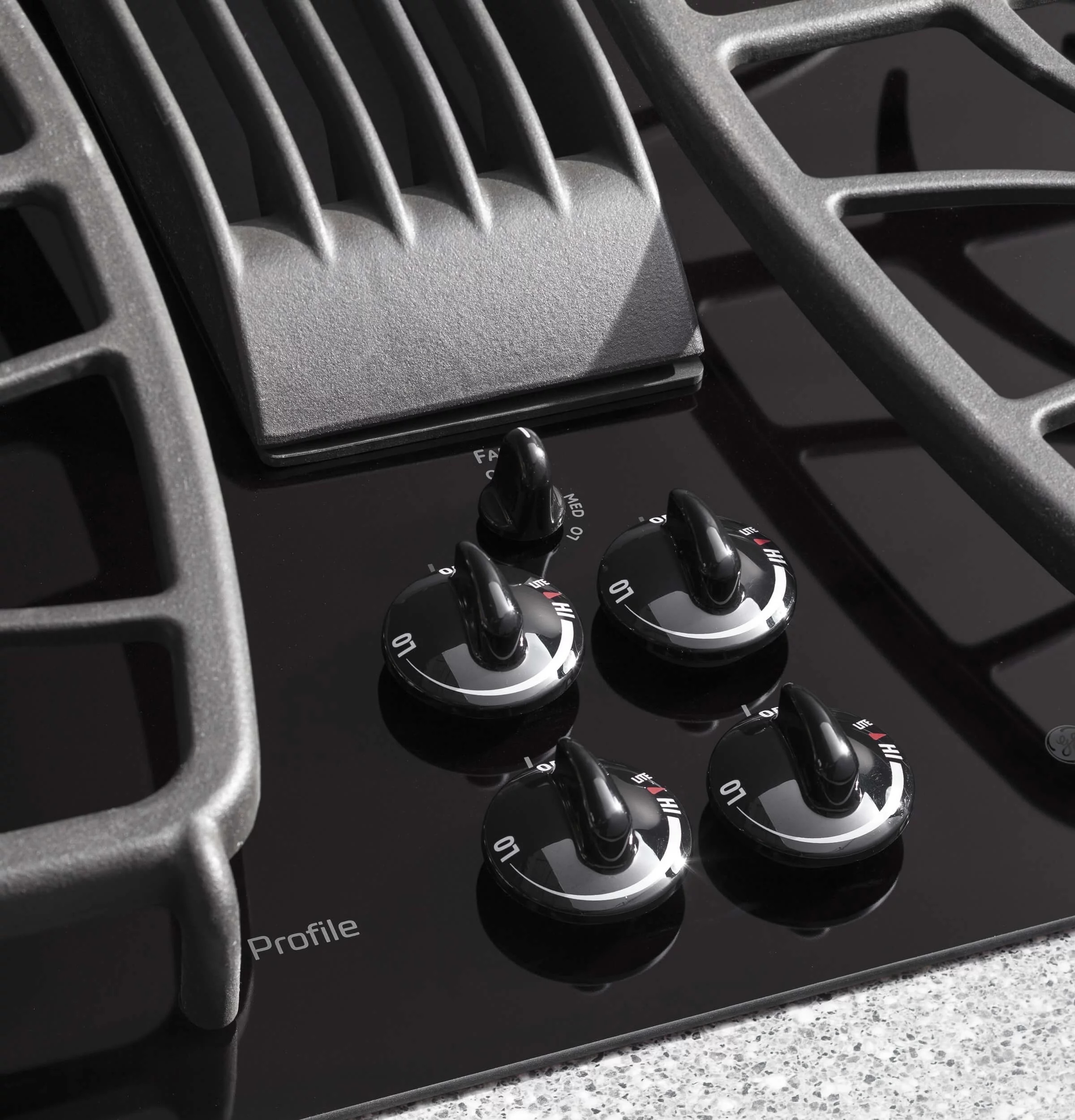 GE Appliances PGP9830SJSS 30 Inch Gas Sealed Burner Cooktop Stainless Steel