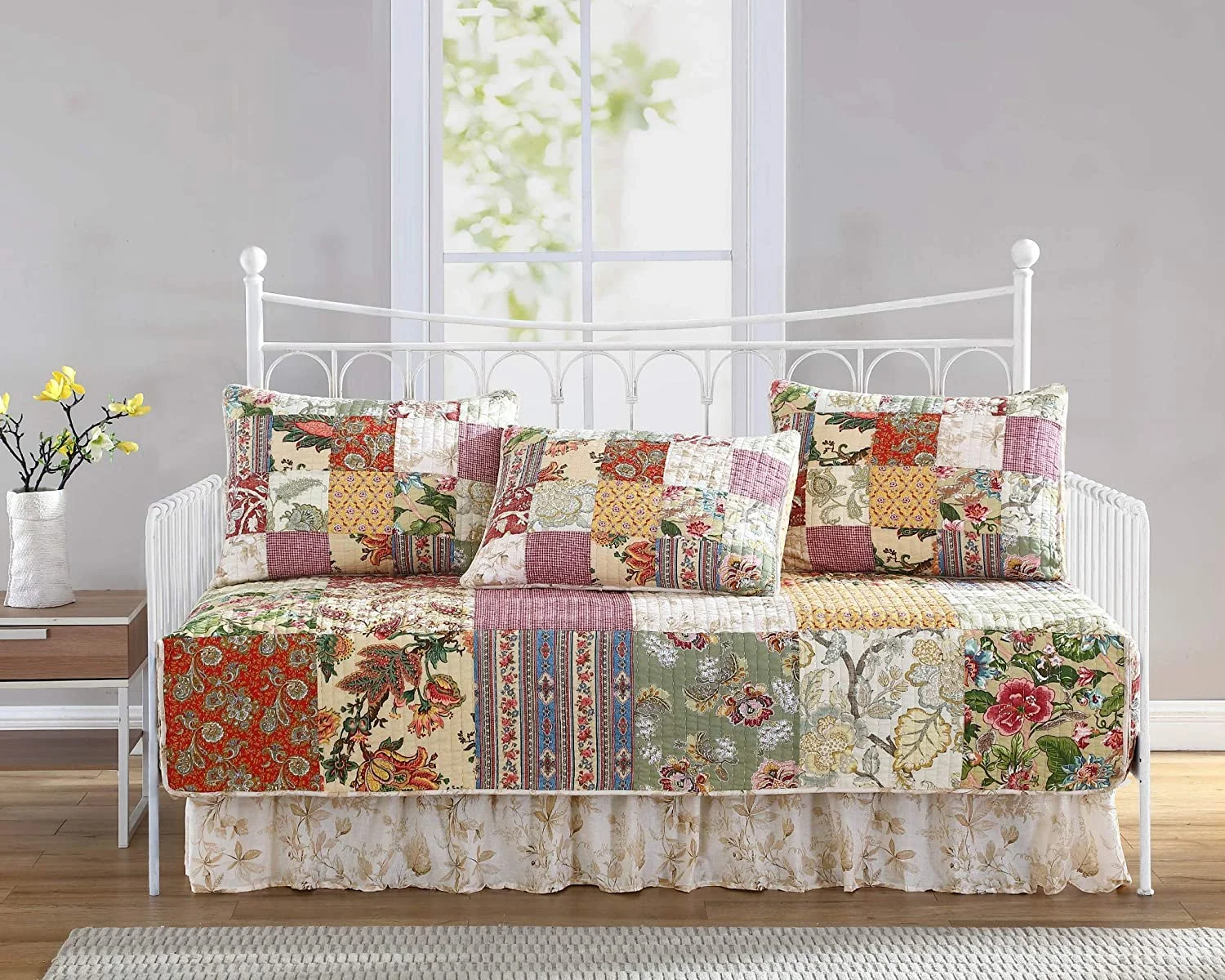 Chezmoi Collection Delaney 5-Piece Floral Patchwork Reversible 100% Cotton Vintage Washed Quilted Daybed Set