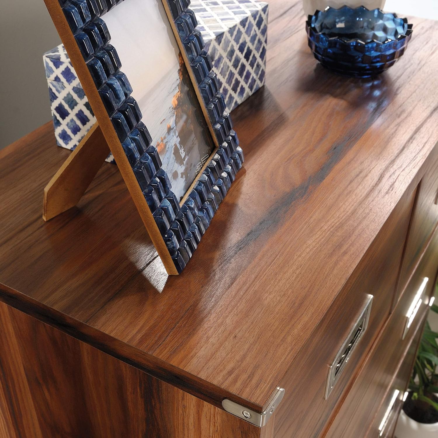 Sauder Vista Key 5-Drawer Dresser, L: 31.5 x W: 15.67 x H: 46.69, Blaze Acacia