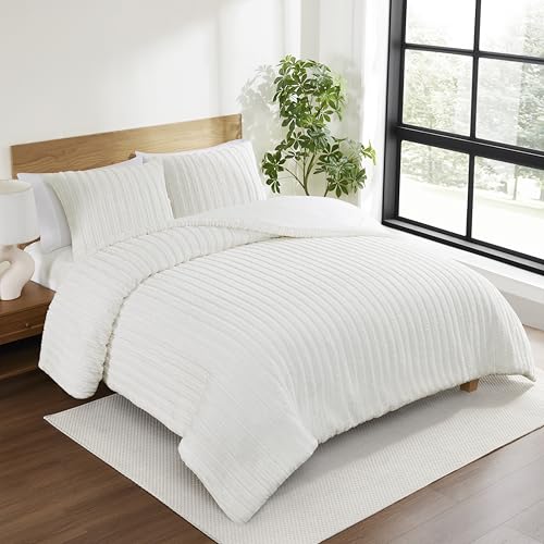 UGG Kenzie Full/Queen Comforter Set with 2 Pillow Shams Plush Faux Fur Bedding Soft Warm Down Alternative Comforter Washable Hypoallergenic Fluffy Blanket Set for Bedroom, Full/Queen Size, Seal Grey