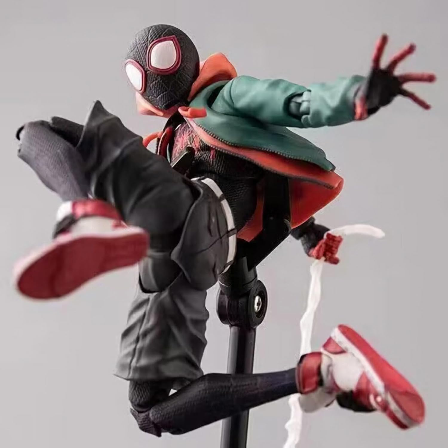 Spider Mαn: Into The Spider-Verse Miles Morales Sentinel SV Super Heroes 6 inches / 16 cm Joints Moveable Action Figure