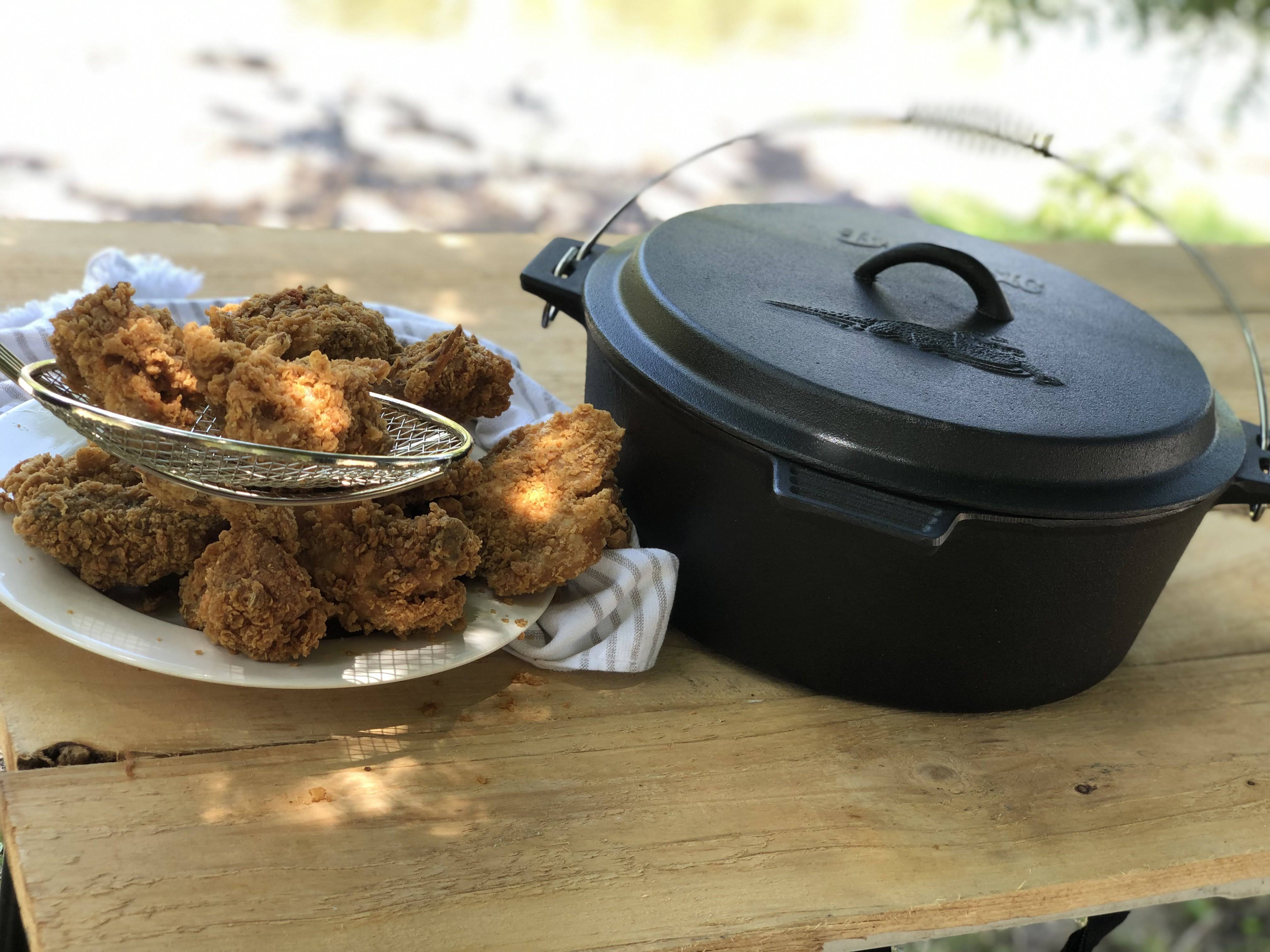 Bayou Classic 7410 Cast Iron Chicken Fryer with Dutch Oven Lid, 10 Quart,