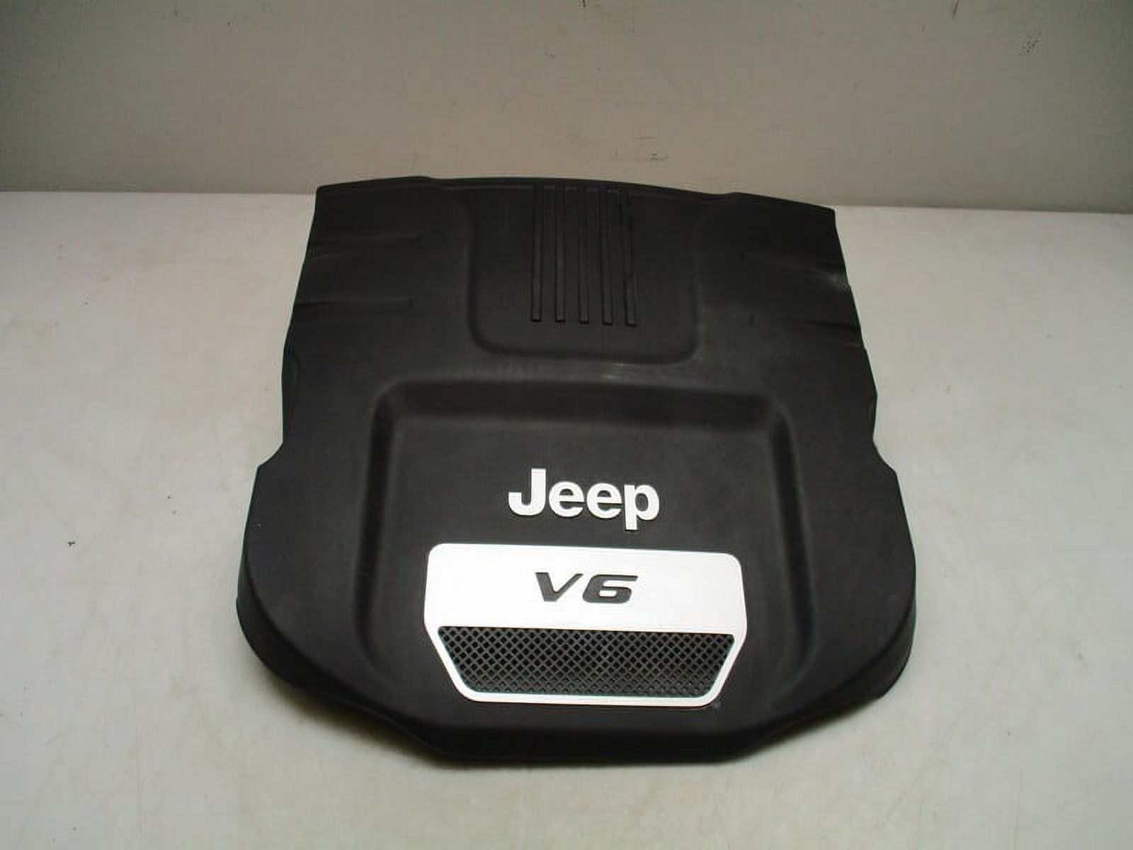 Pre-Owned 2012-2018 Jeep Wrangler Engine Cover OEM (Good)