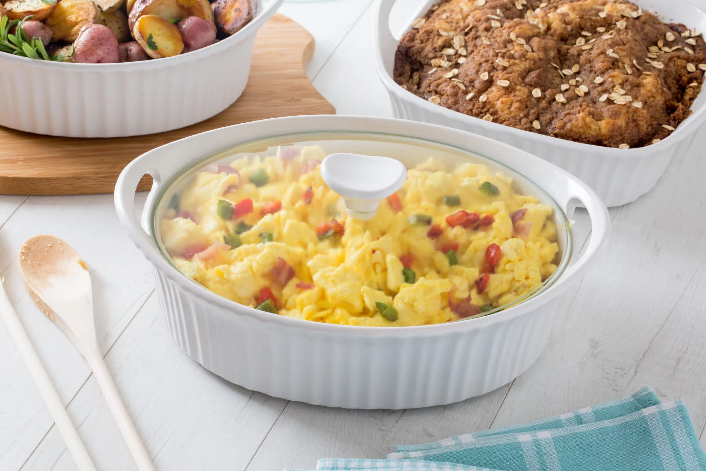 CorningWare French White, Oval Casserole with Glass Lid, 2.5 Quart