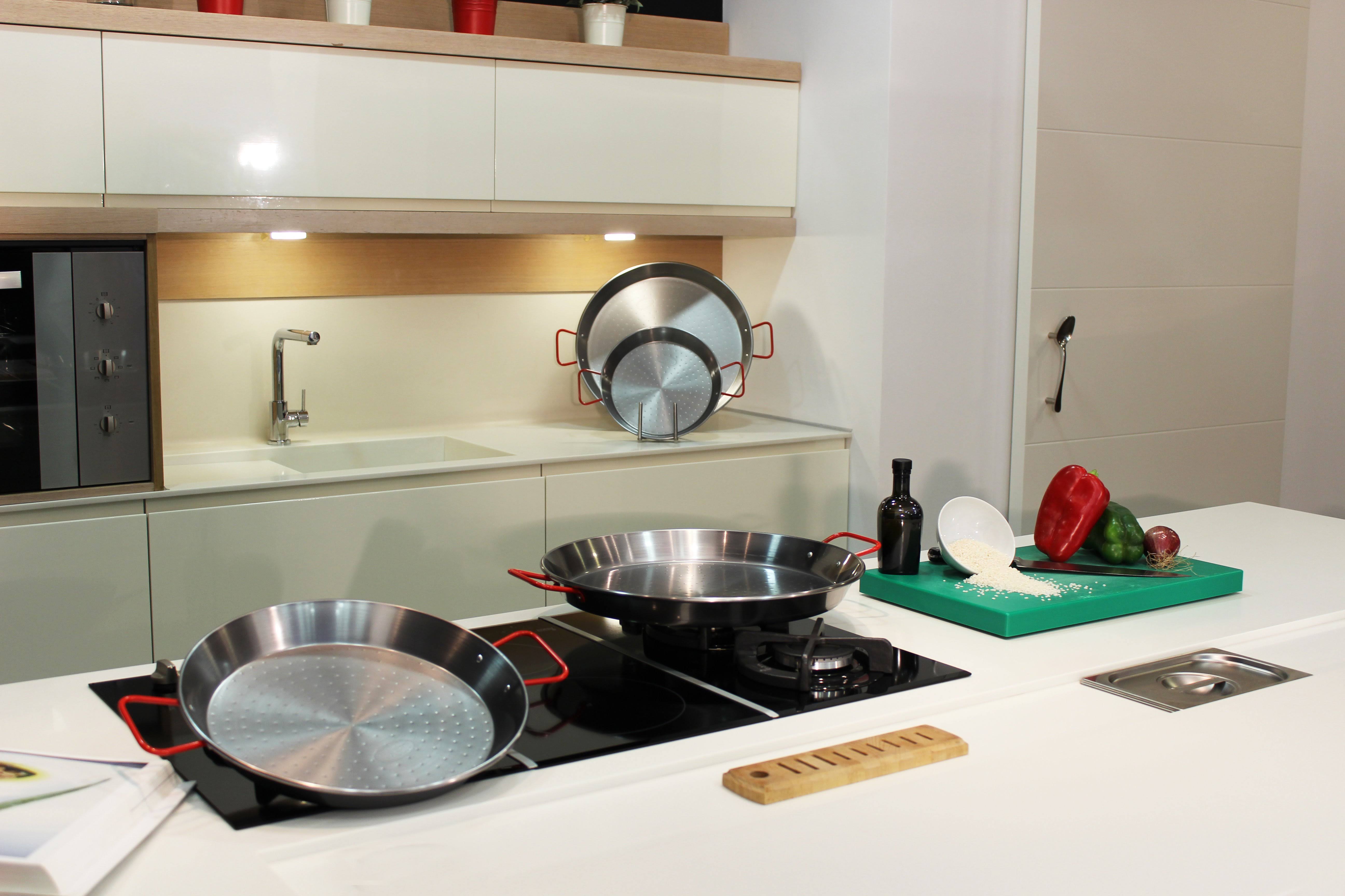 Magefesa 24x22 Carbon Steel Paella Pan