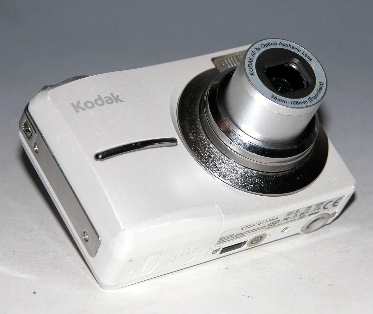 Kodak EasyShare C913 9.2 MP Compact Digital Camera