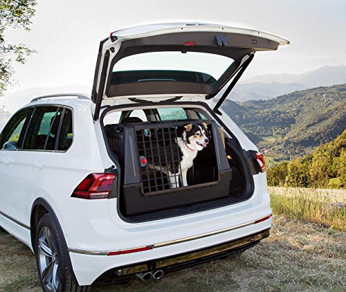 Ferplast Atlas Vehicle SUV Dog Crate, Assembled Car Dog Crate Measures 39L x 23W x 26H, Ideal for Medium to Intermediate Dog Breeds, Black