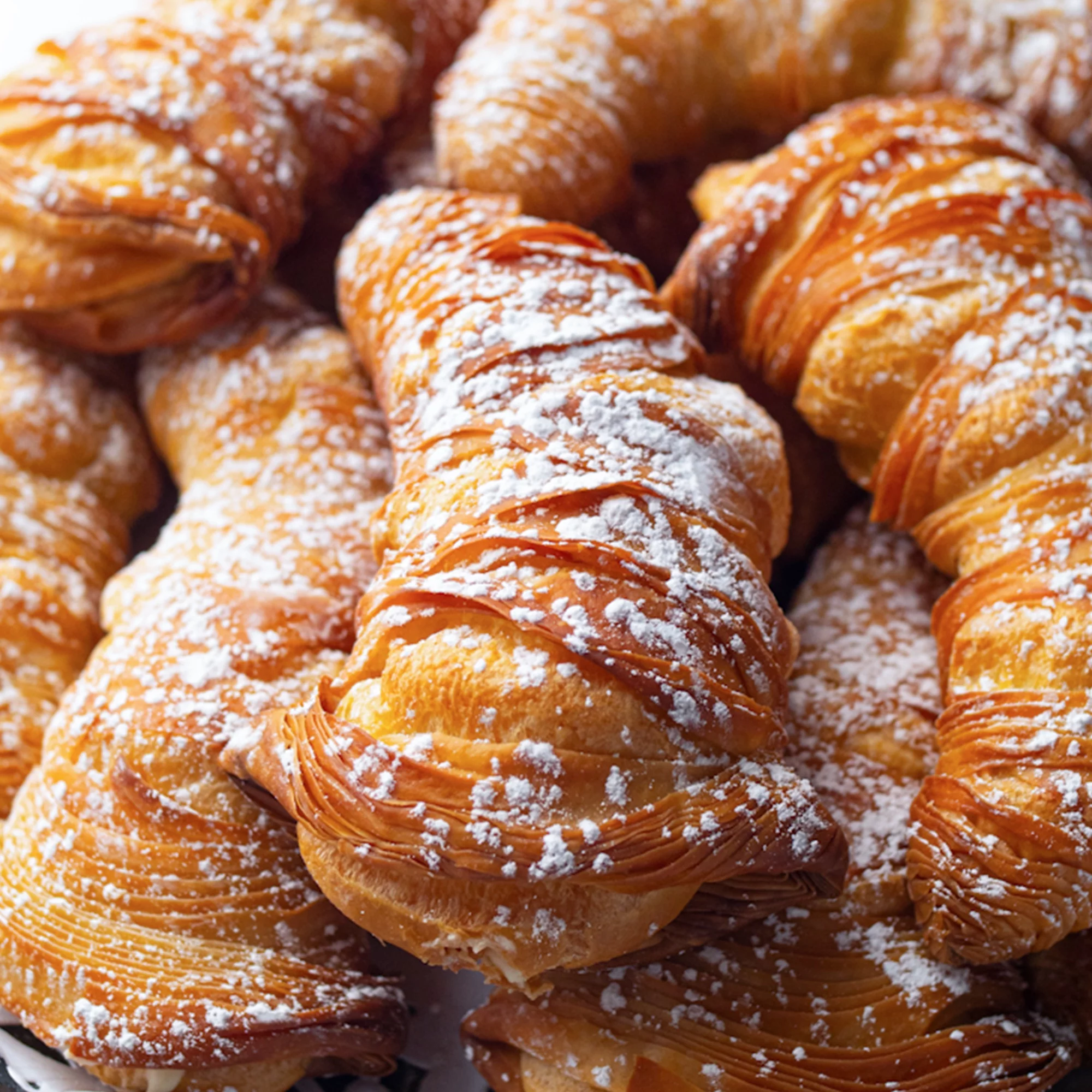 Carlo's Bakery Lobster Tails (8x Pack) - Authentic Italian Pastry Delight - Perfect for Parties and Gifts - Freshly Baked and Delivered Frozen in Dry Ice