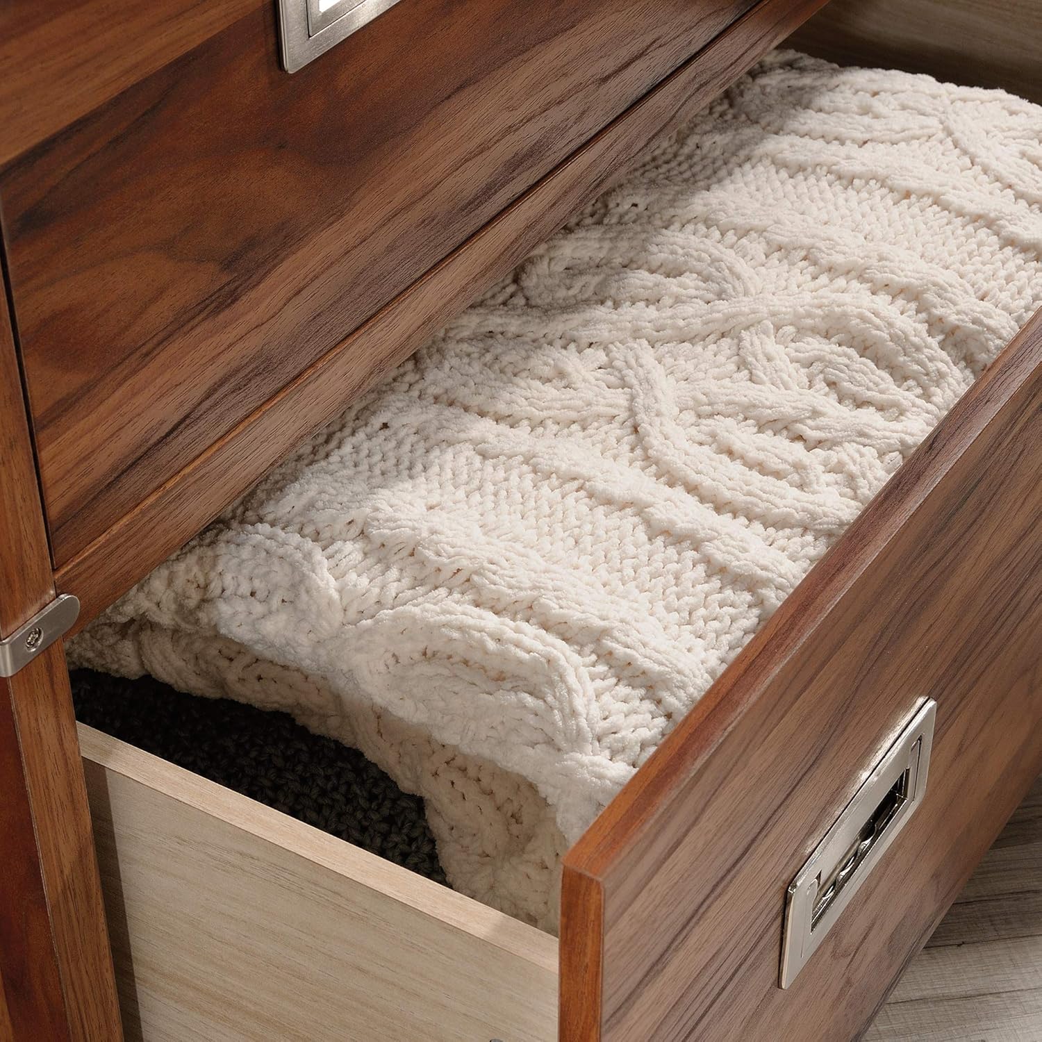 Sauder Vista Key 5-Drawer Dresser, L: 31.5 x W: 15.67 x H: 46.69, Blaze Acacia