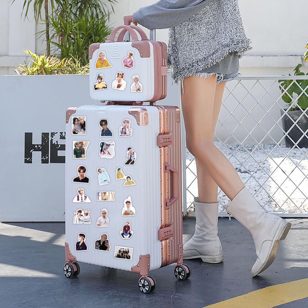 Stray Kids Merch Gift Set, Including Stray Kids Album Photocards, Sticker, Drawstring Bag, Lanyard, Cards Holder, Keychain, Neacklace, Phone Holder, large, Black