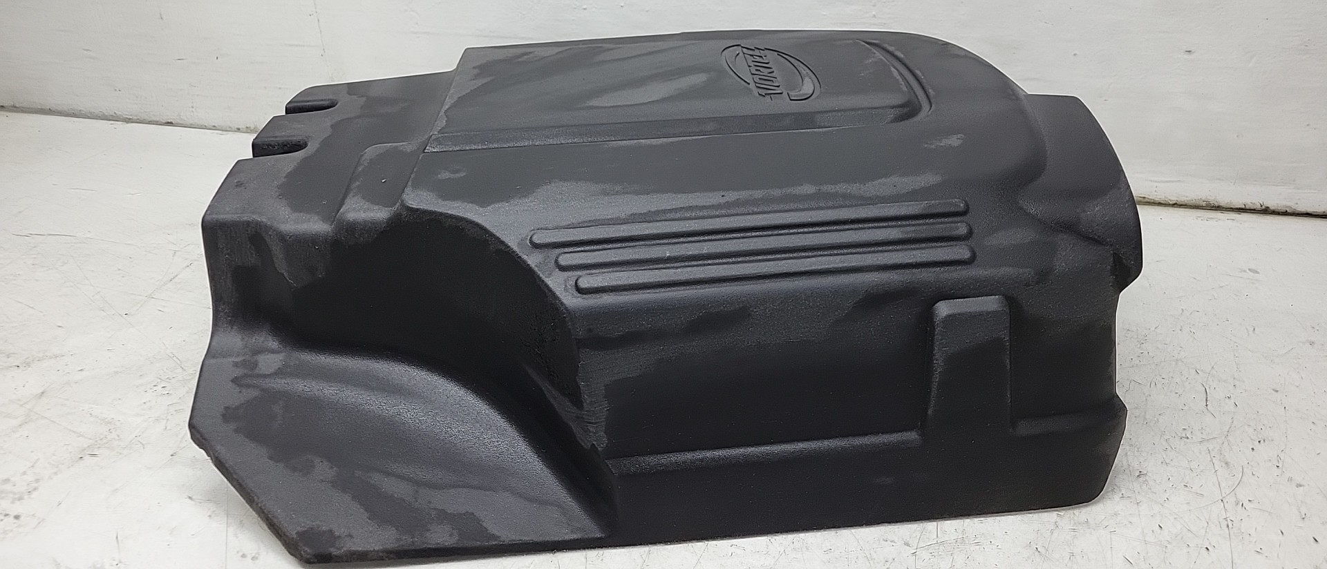 Pre-Owned 09 2009 Cadillac Escalade Engine Cover 6.2L OEM (Good)
