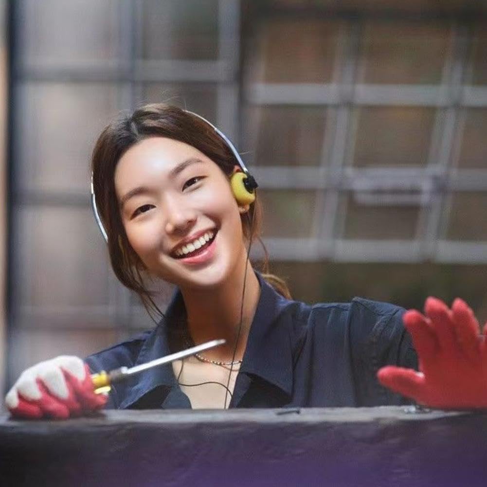 Black Retro Over-Ear Earphones,Mini Stereo Lightweight Headphones with Cord,Hi-Fi Stereo Earphone Headset,80s 90s Vintage Headset Wired,Walkman Headphone Headphones and Earbuds