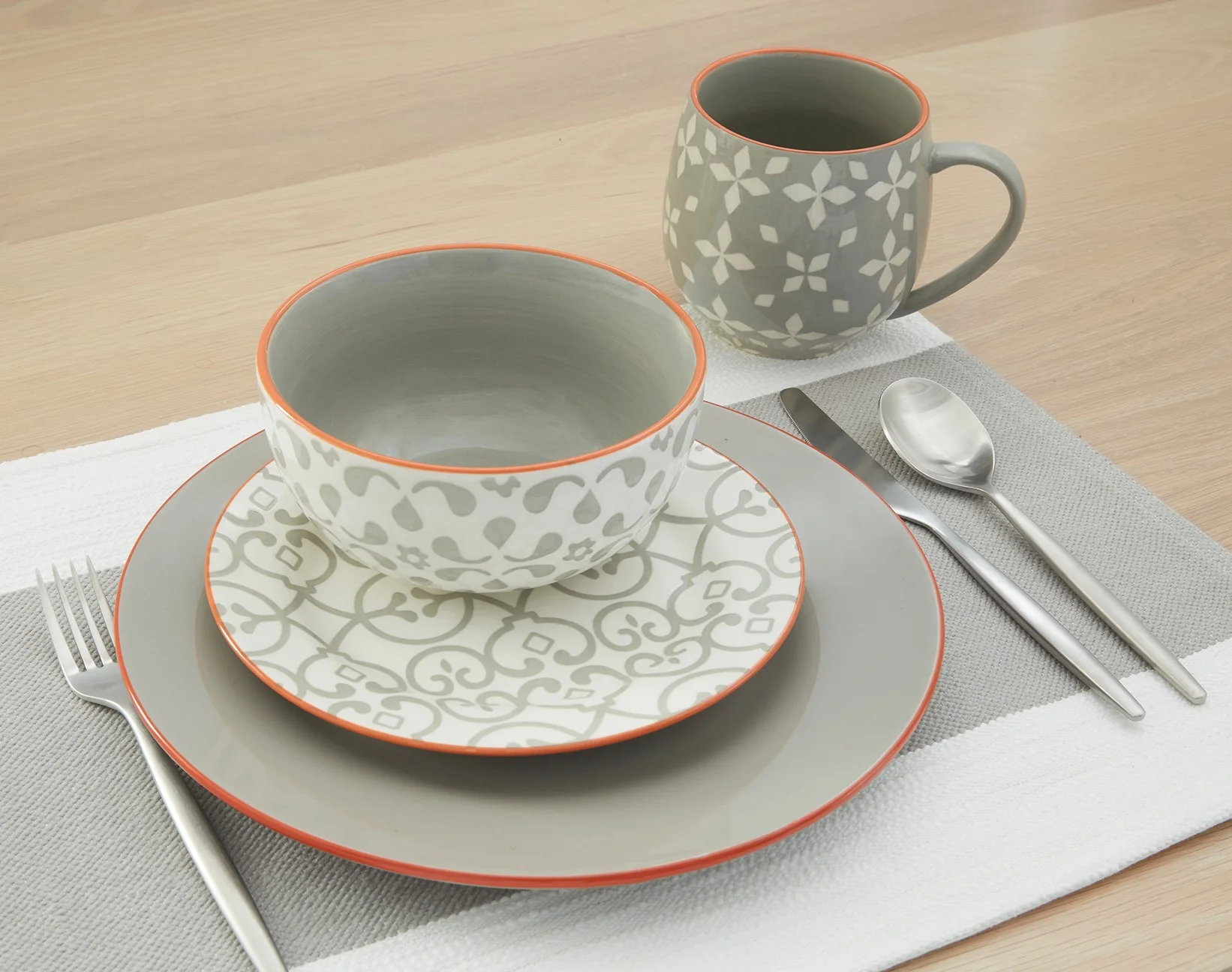 Baum Felice 16 Piece Stoneware Dinnerware Set