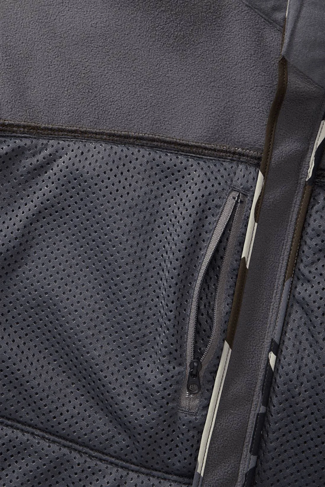 Kuiu Guide All-Season Hunting Jacket in Camo