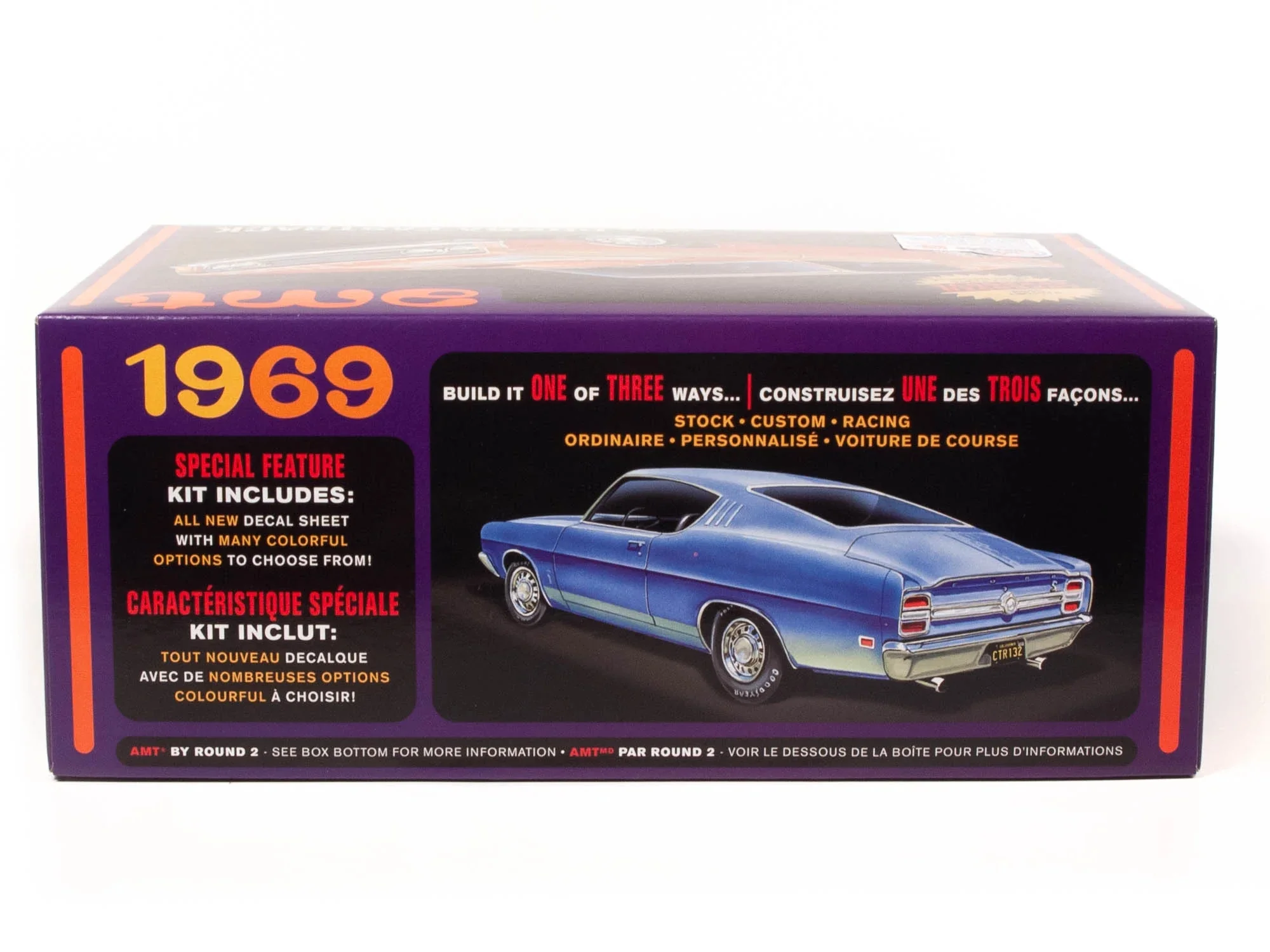 AMT Skill 2 Model Kit 1969 Ford Torino Cobra Fastback 3-in-1 Kit 1/25 Scale Model